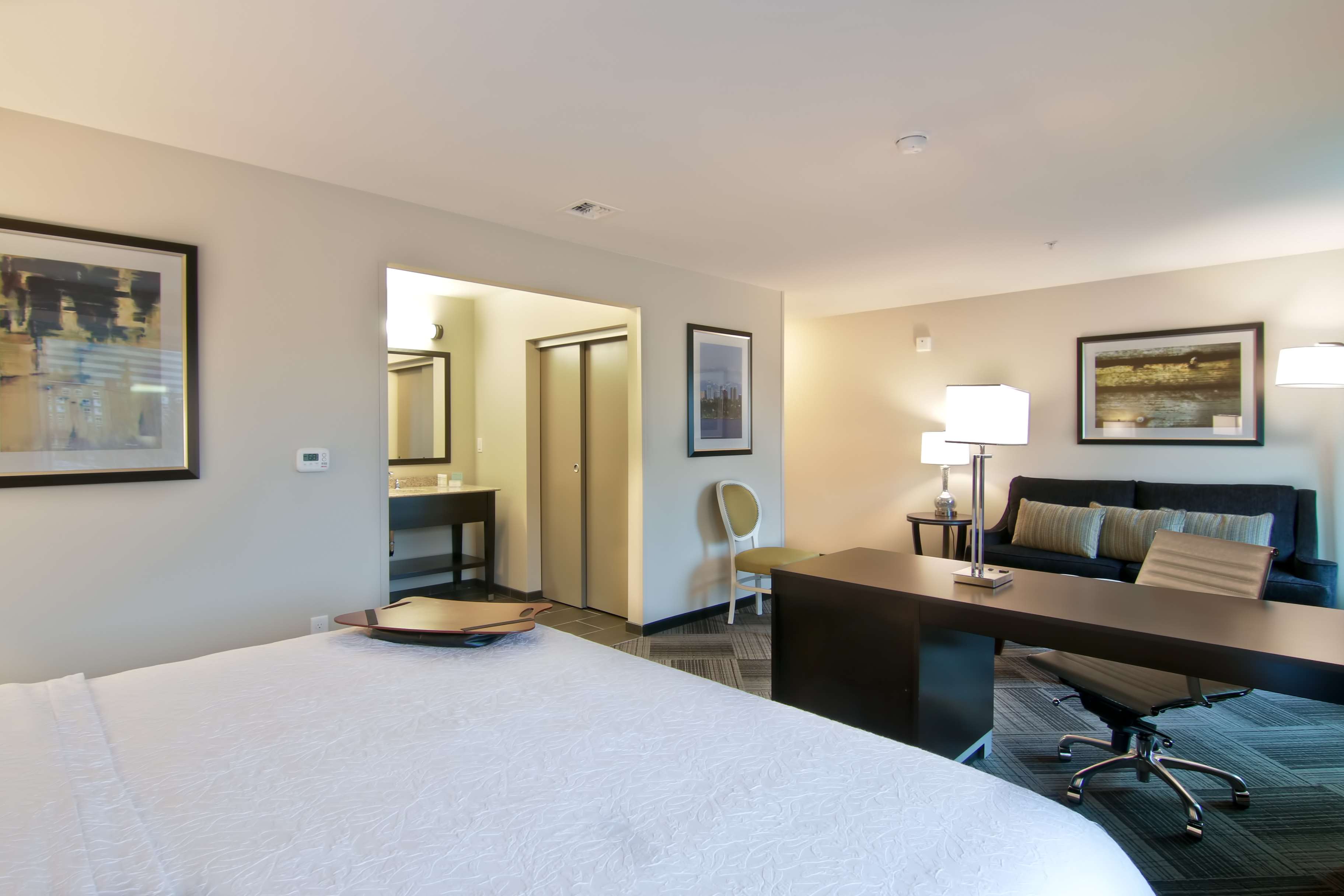 Hampton Inn & Suites Bellevue Downtown-Seattle, WA Room Type - 1KN HEARING ACC STUDIO NS