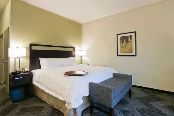  - Hampton Inn & Suites Bellevue - I-405, Exit 13A