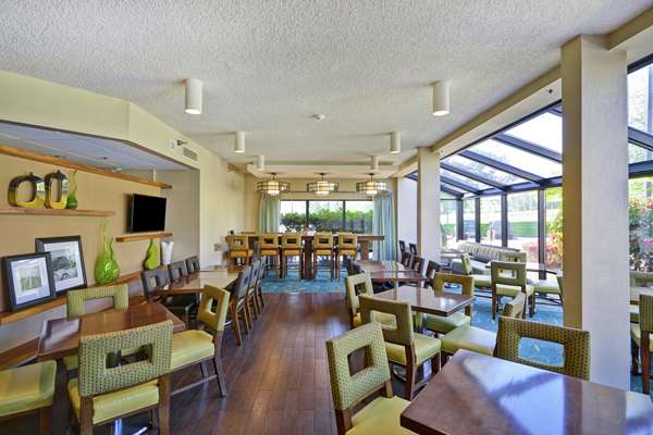 Amenities - Hampton Inn Tukwila - I-405, Exit 1