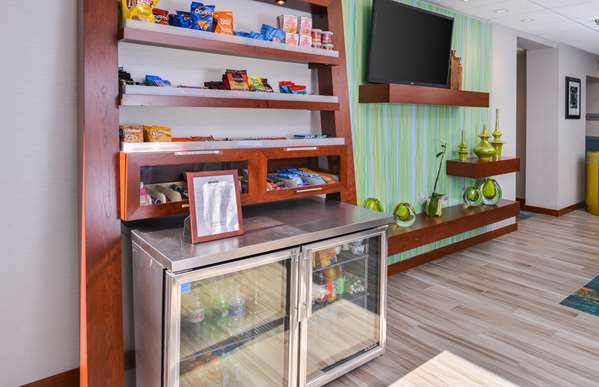 Restaurant - Hampton Inn Seattle Airport SeaTac