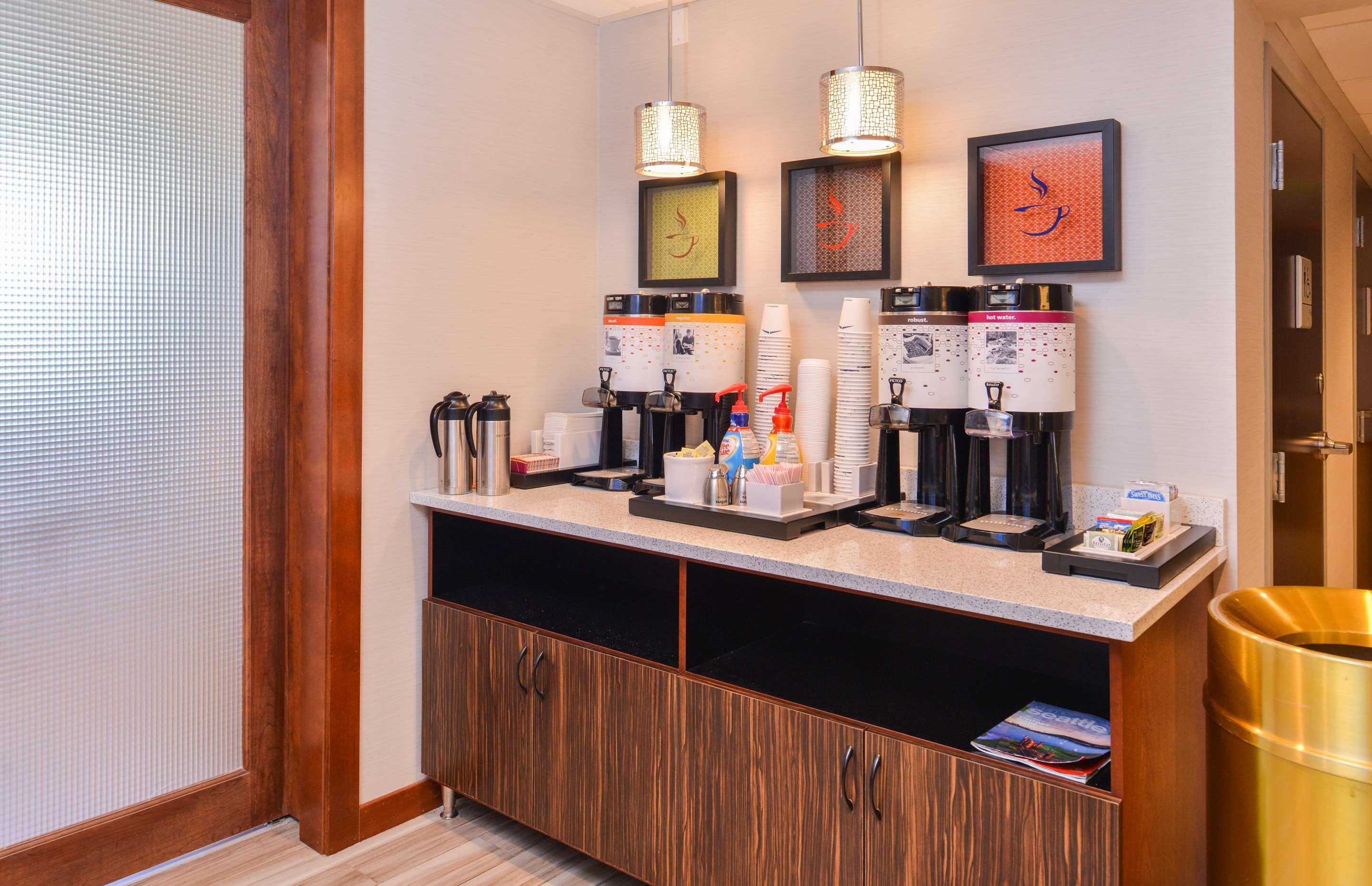 Restaurant | Hampton Inn Seattle-Airport