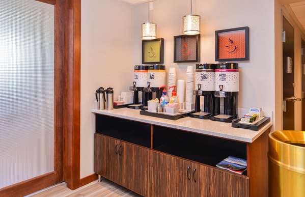 Restaurant - Hampton Inn Seattle Airport SeaTac