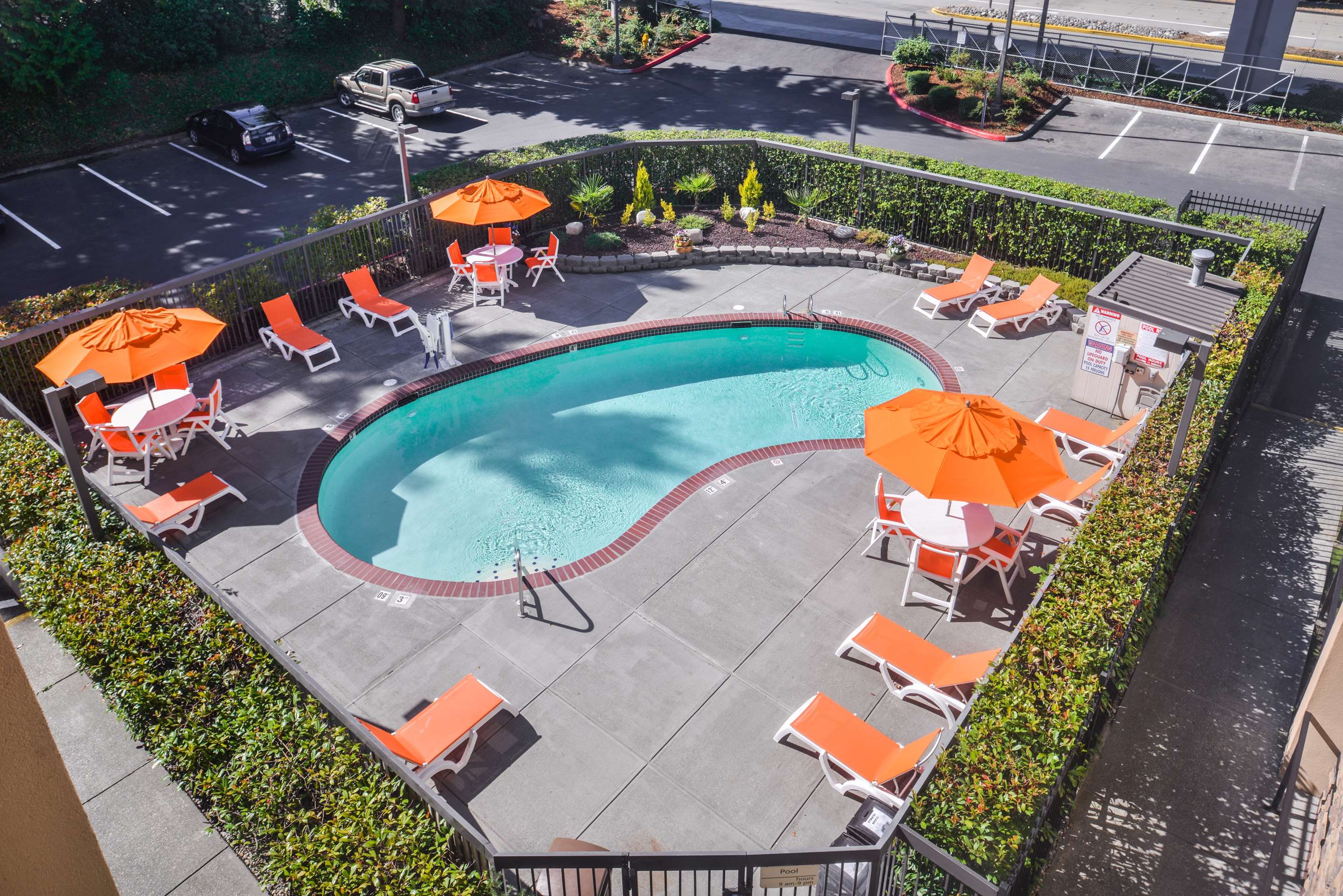 Pool | Hampton Inn Seattle-Airport