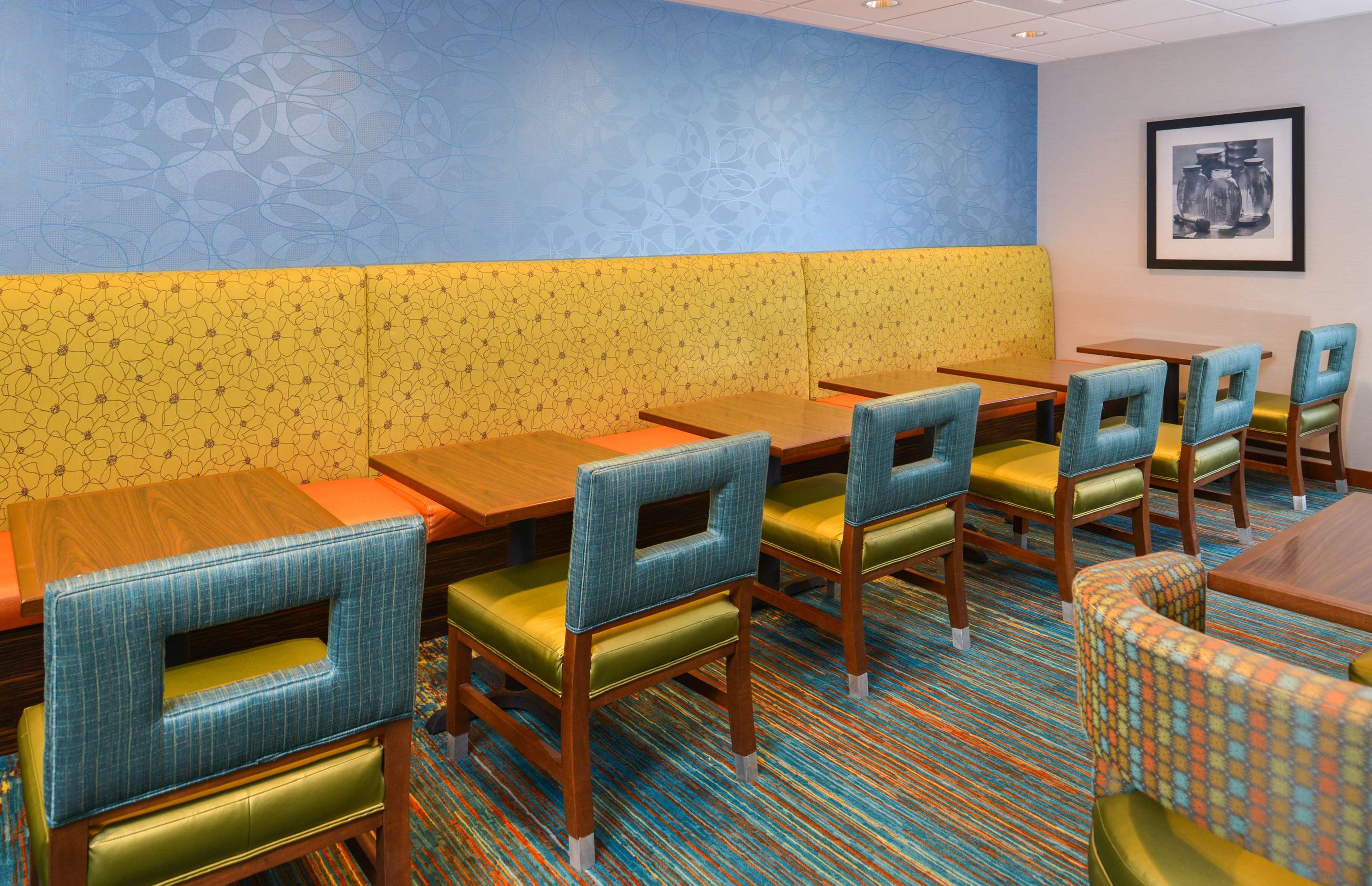 Restaurant | Hampton Inn Seattle-Airport