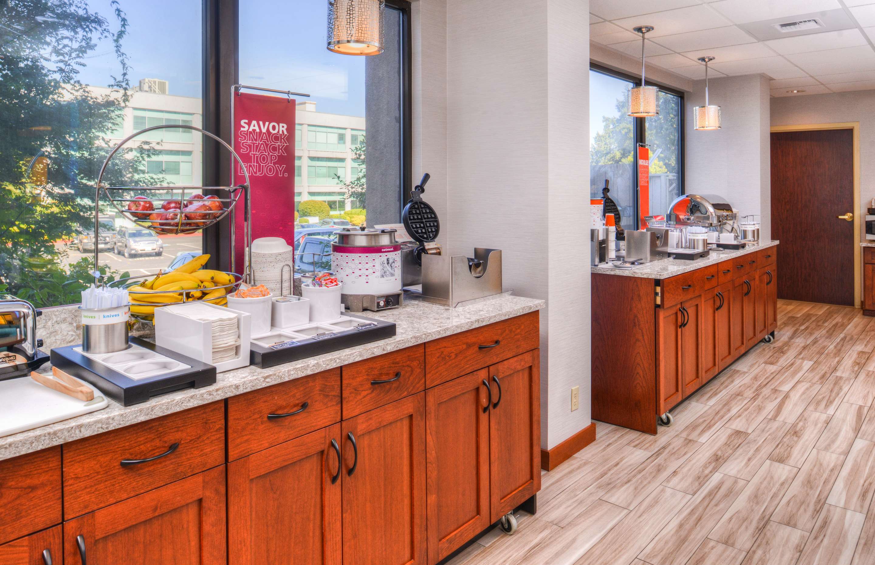 Restaurant | Hampton Inn Seattle-Airport