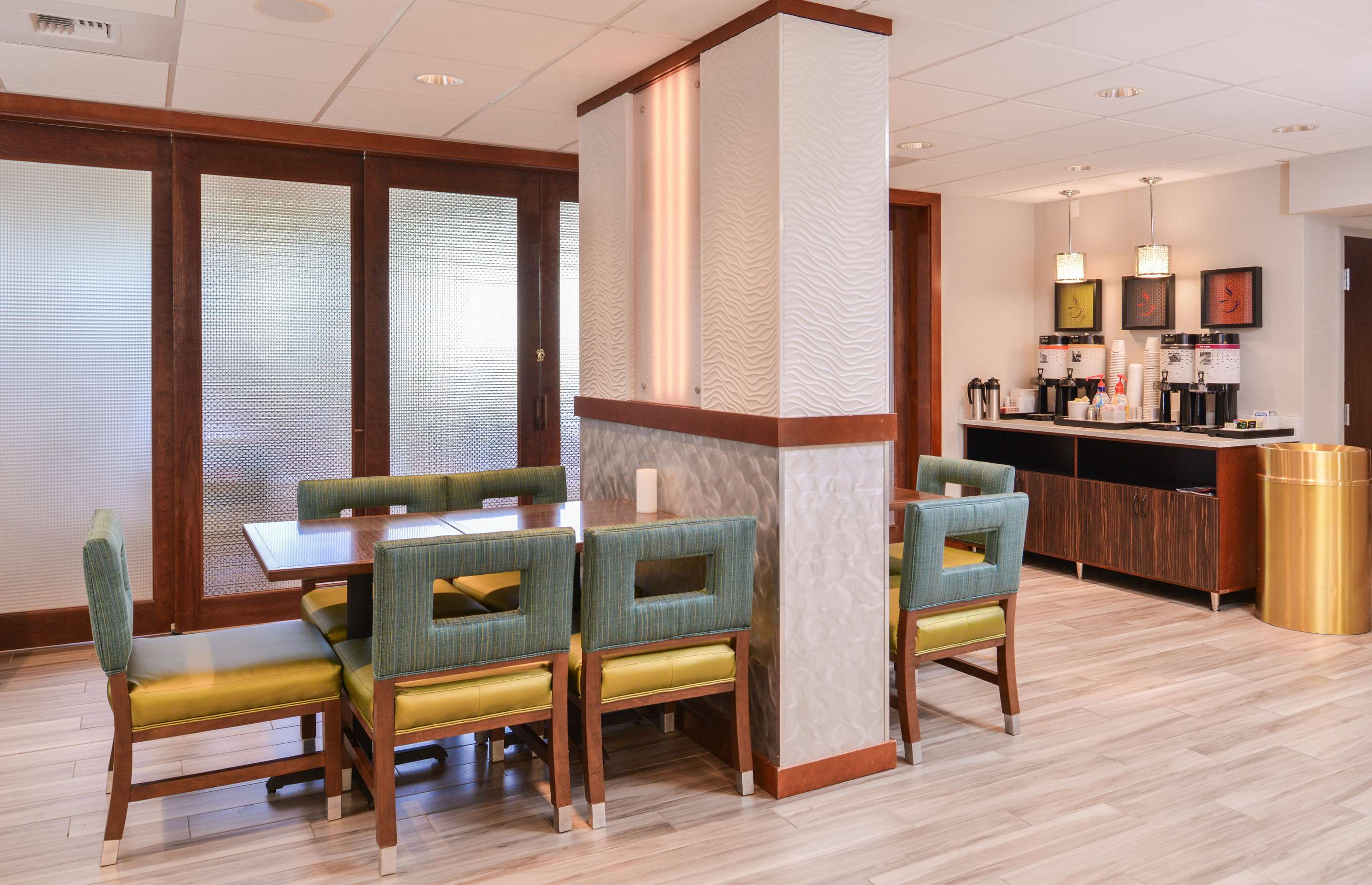 Restaurant | Hampton Inn Seattle-Airport