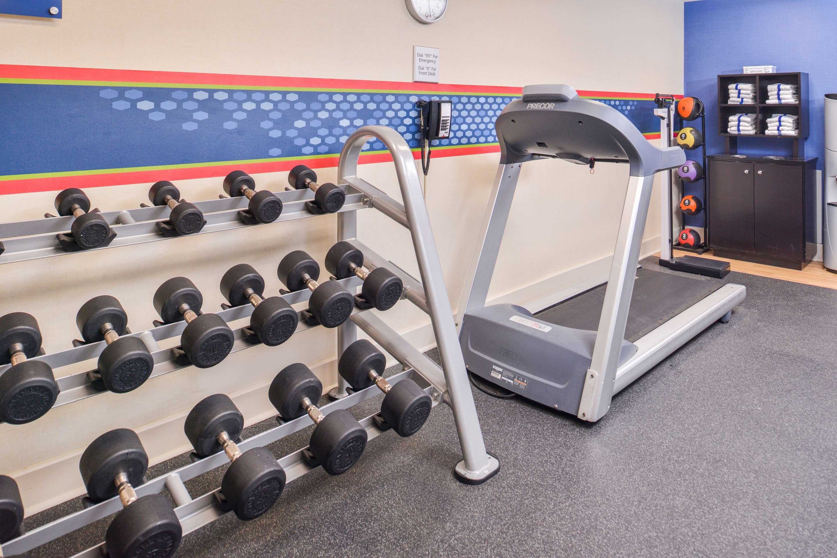Health club fitness center gym | Hampton Inn Seattle-Airport