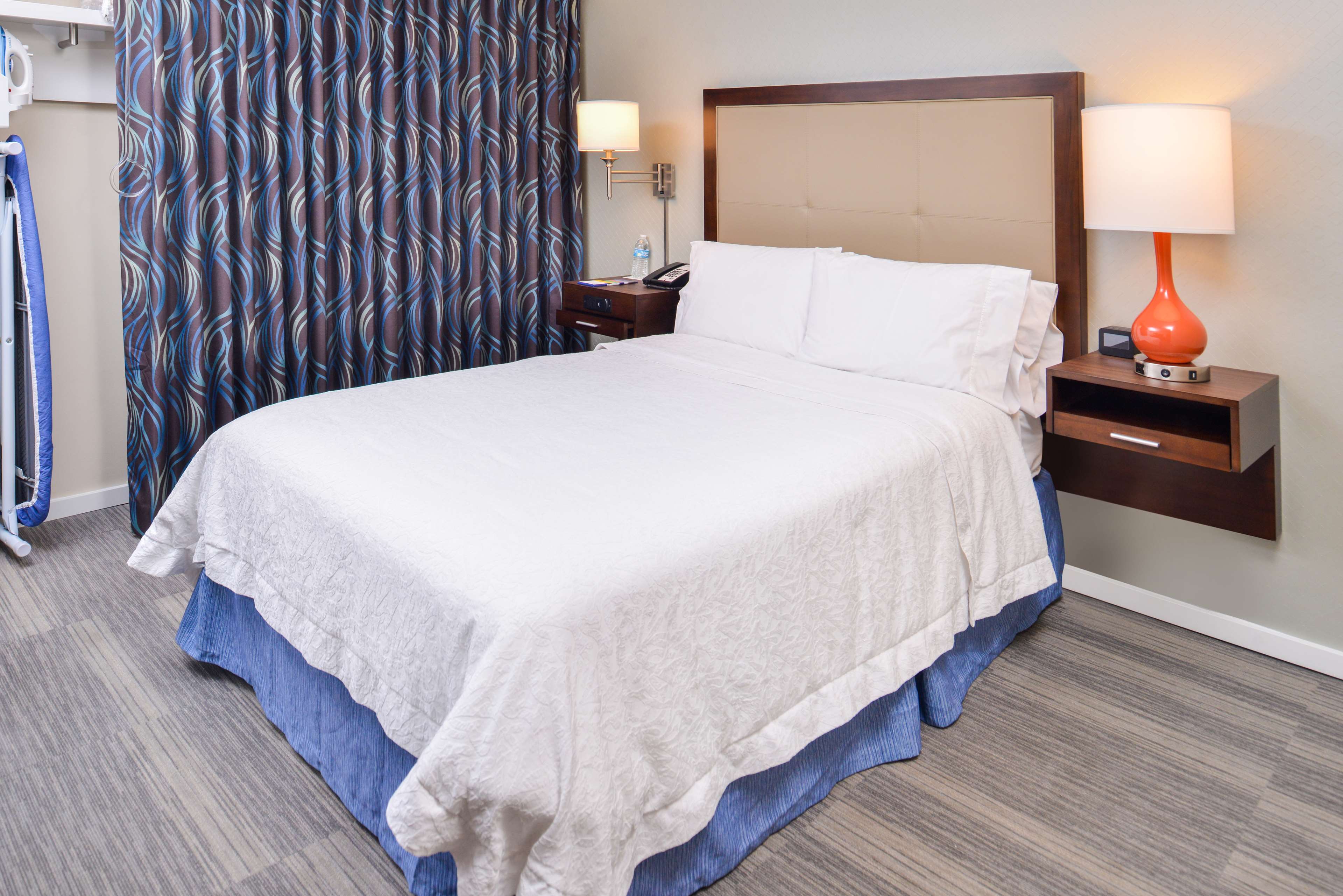 Hampton Inn Seattle/Airport Room Type - 1 DBL ACC TUB NON SMOKING