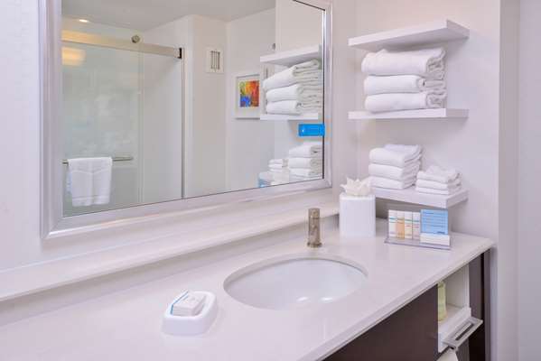  - Hampton Inn Seattle Airport SeaTac