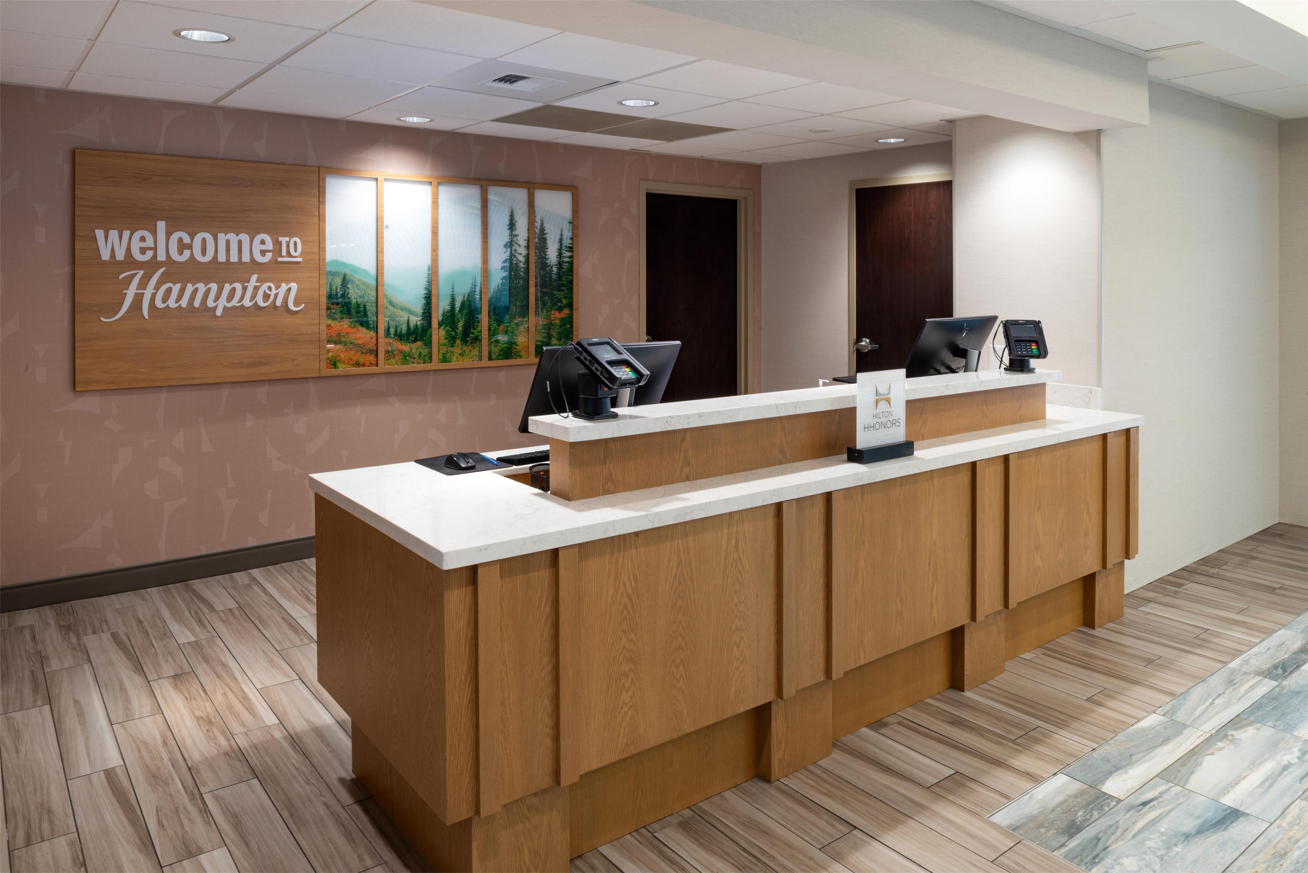 Reception | Hampton Inn Seattle-Airport