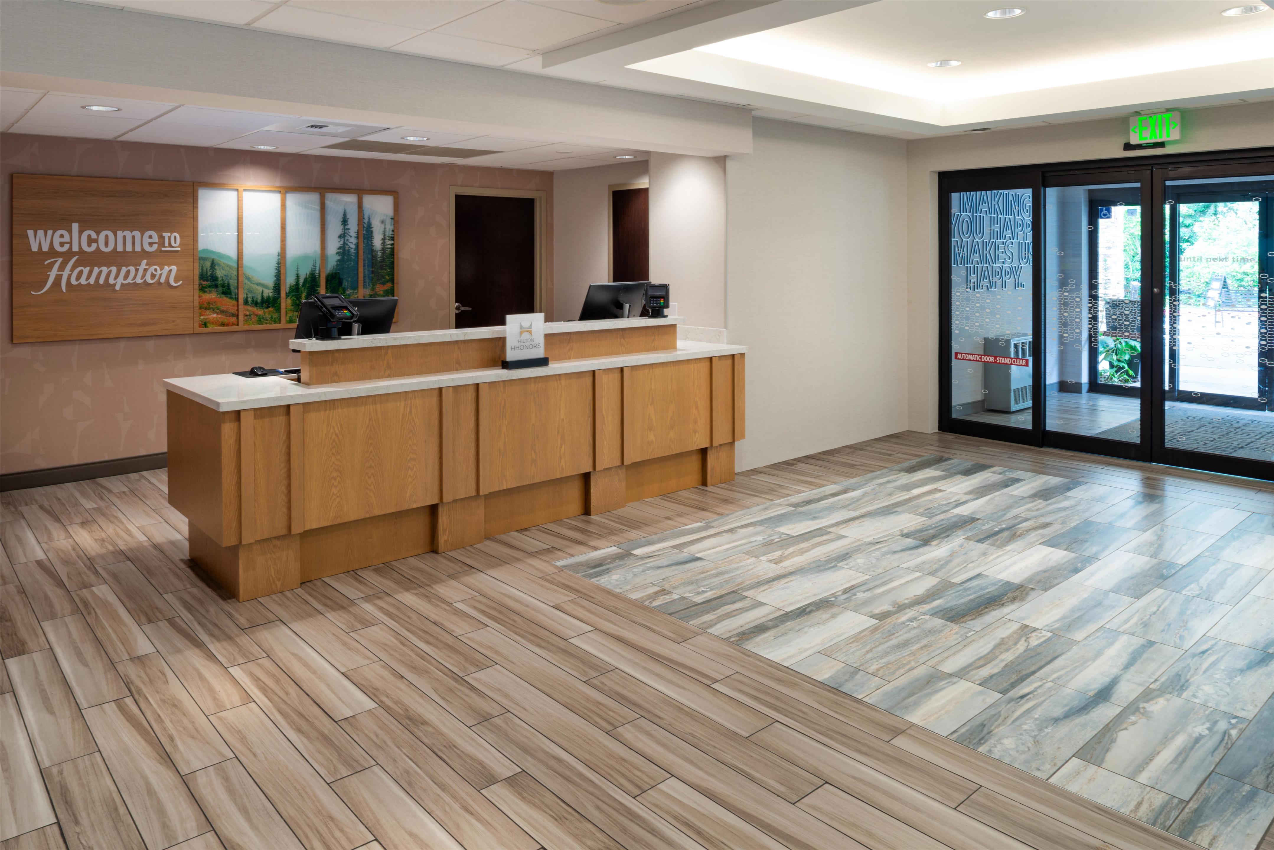 Reception | Hampton Inn Seattle-Airport