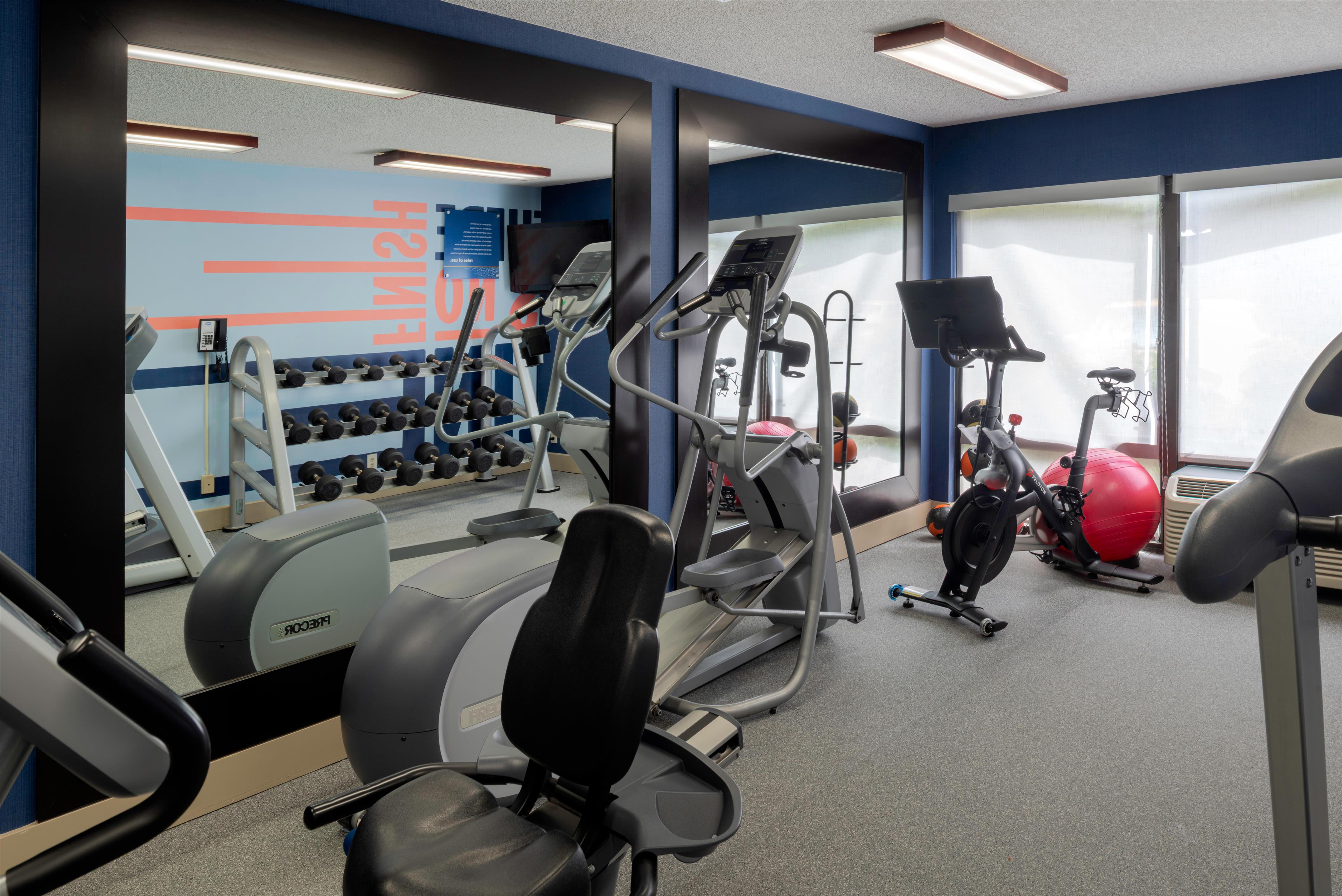 Health club fitness center gym | Hampton Inn Seattle-Airport