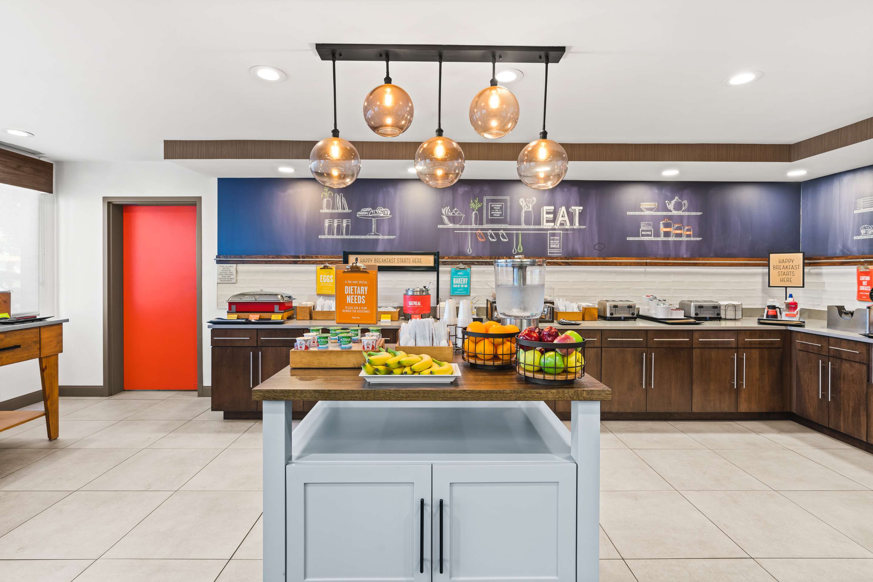 Breakfast Area | Hampton Inn Seekonk