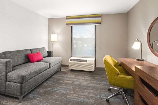  - Hampton Inn Seekonk - I-195, Exit 1