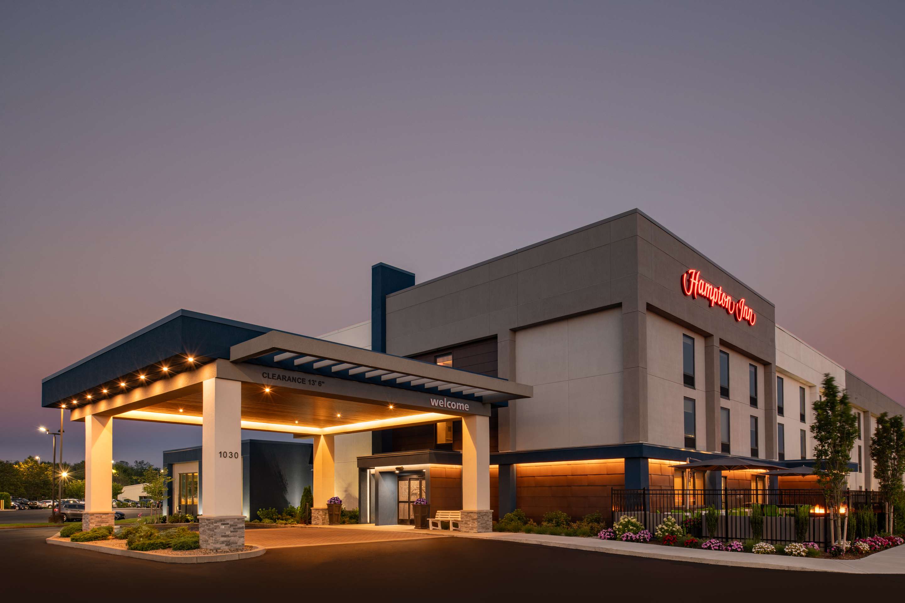 Exterior | Hampton Inn Seekonk
