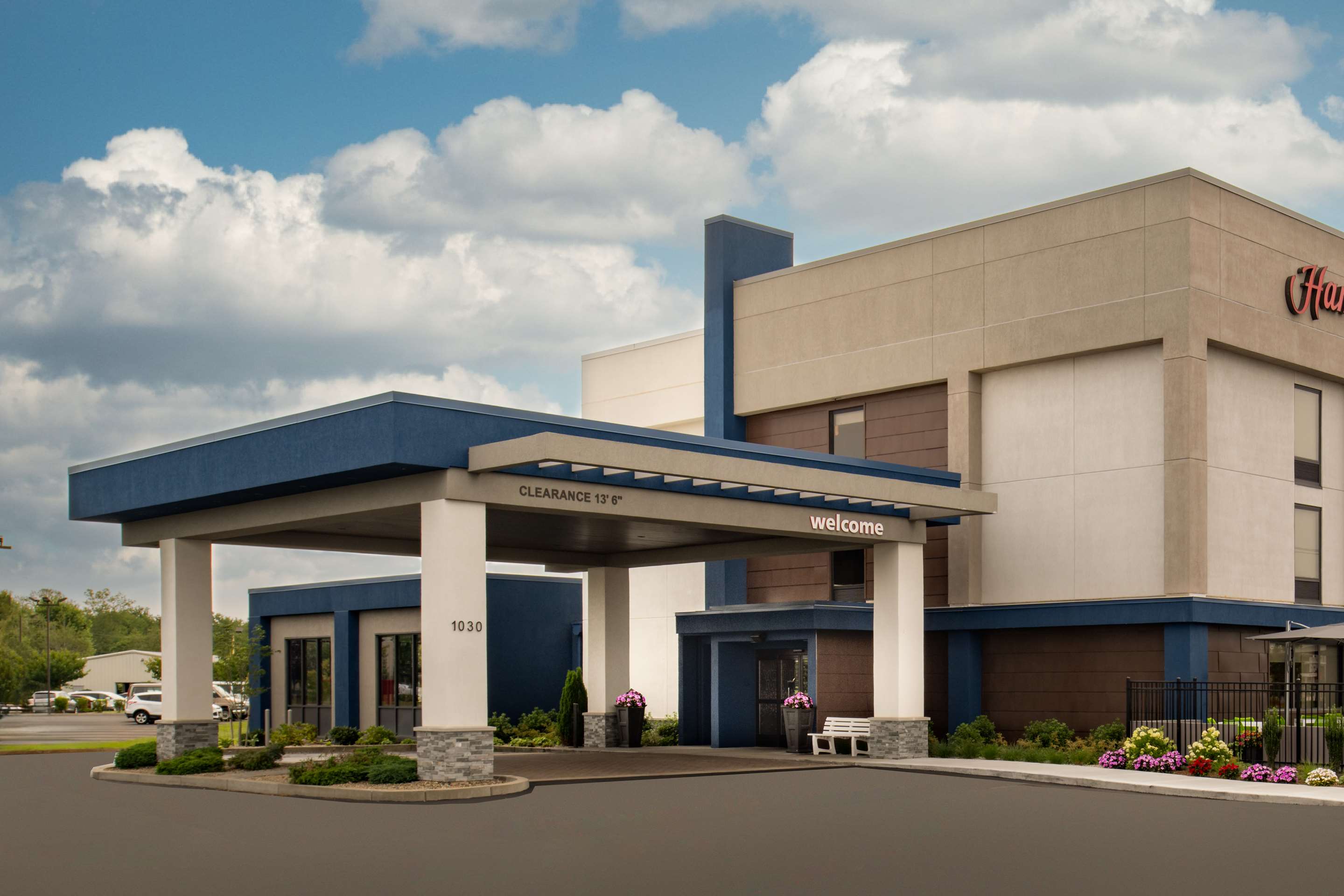 Exterior | Hampton Inn Seekonk