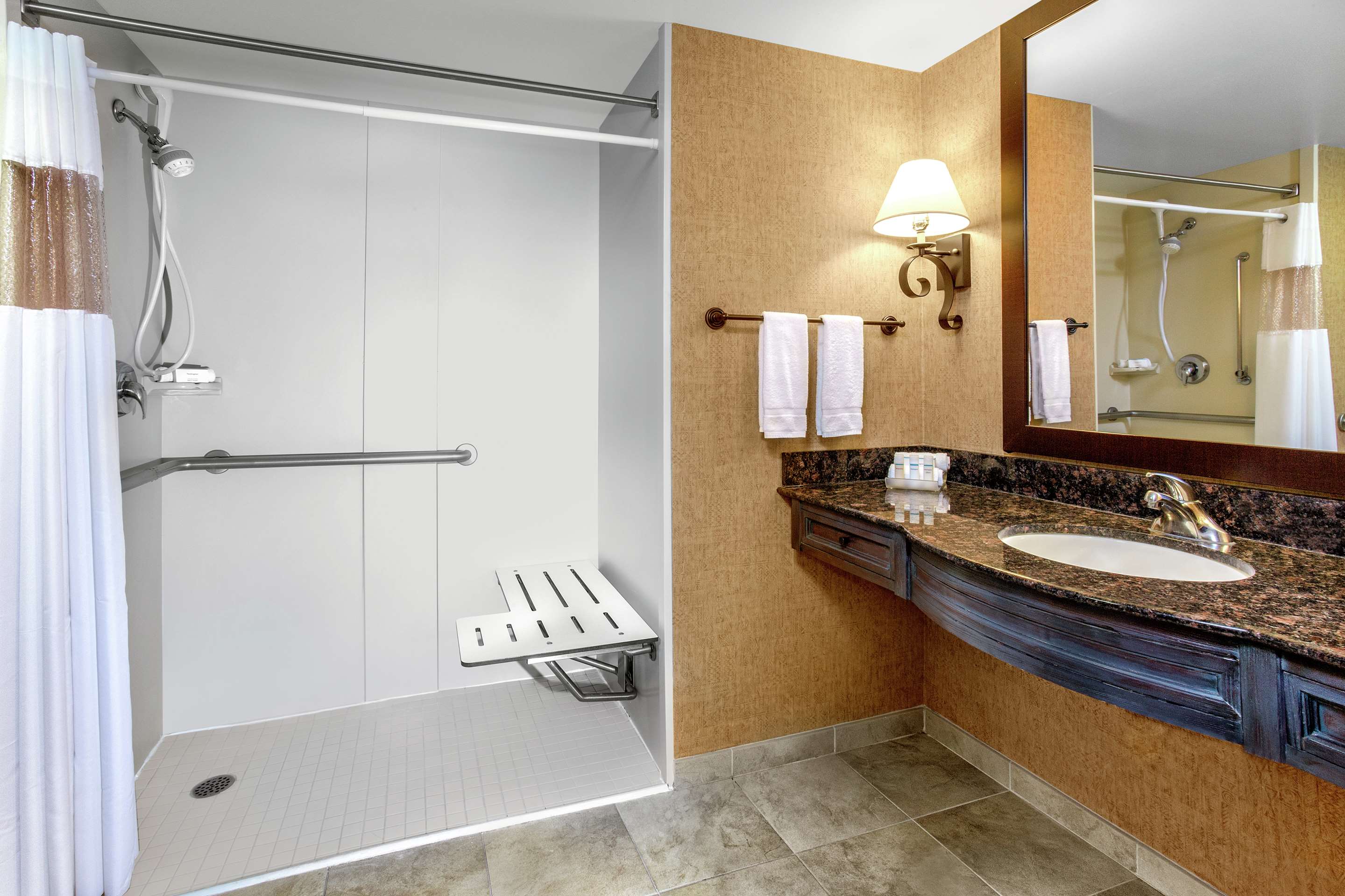 Guest room bath