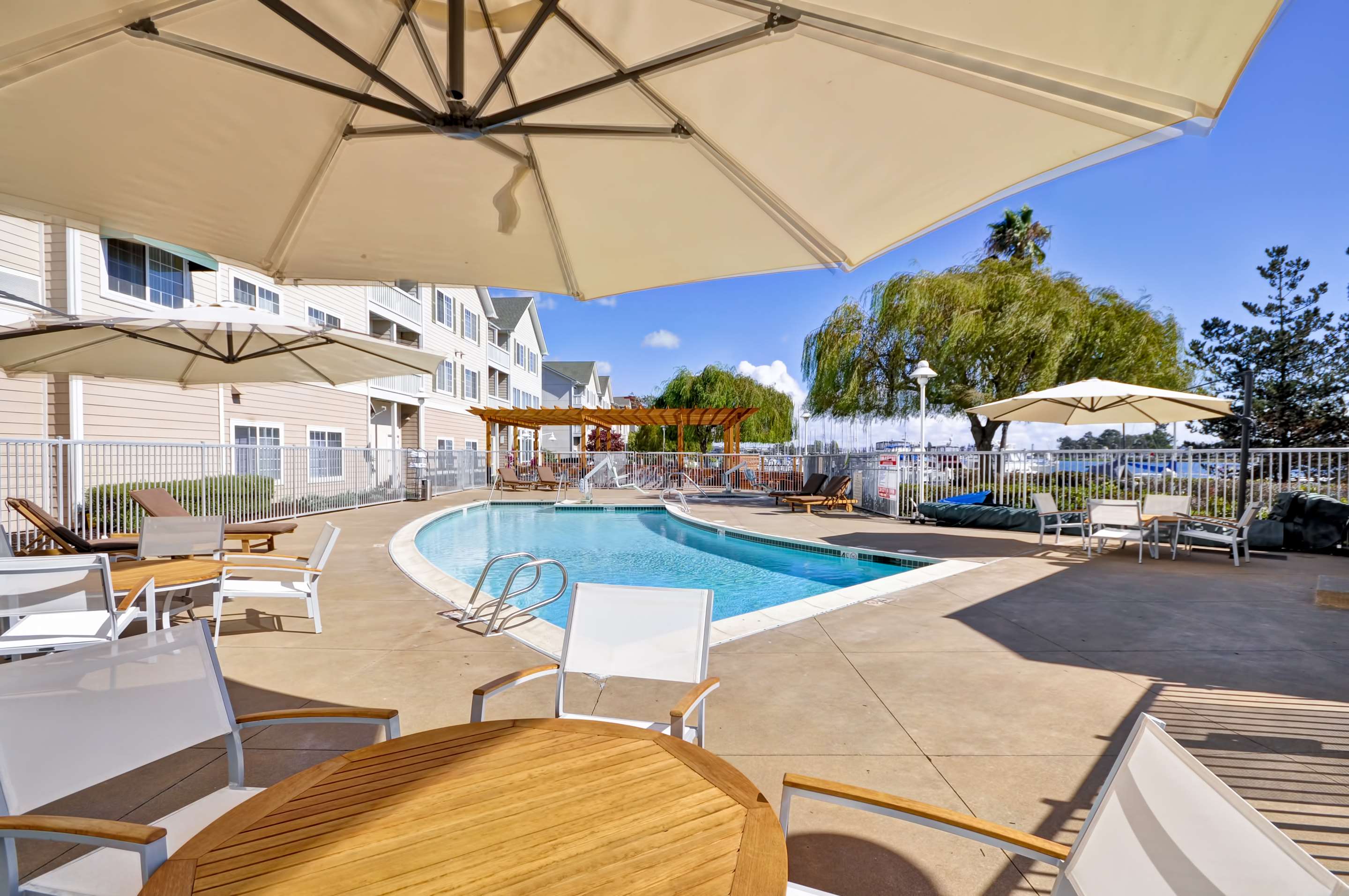 Pool | Homewood Suites by Hilton Oakland-Waterfront