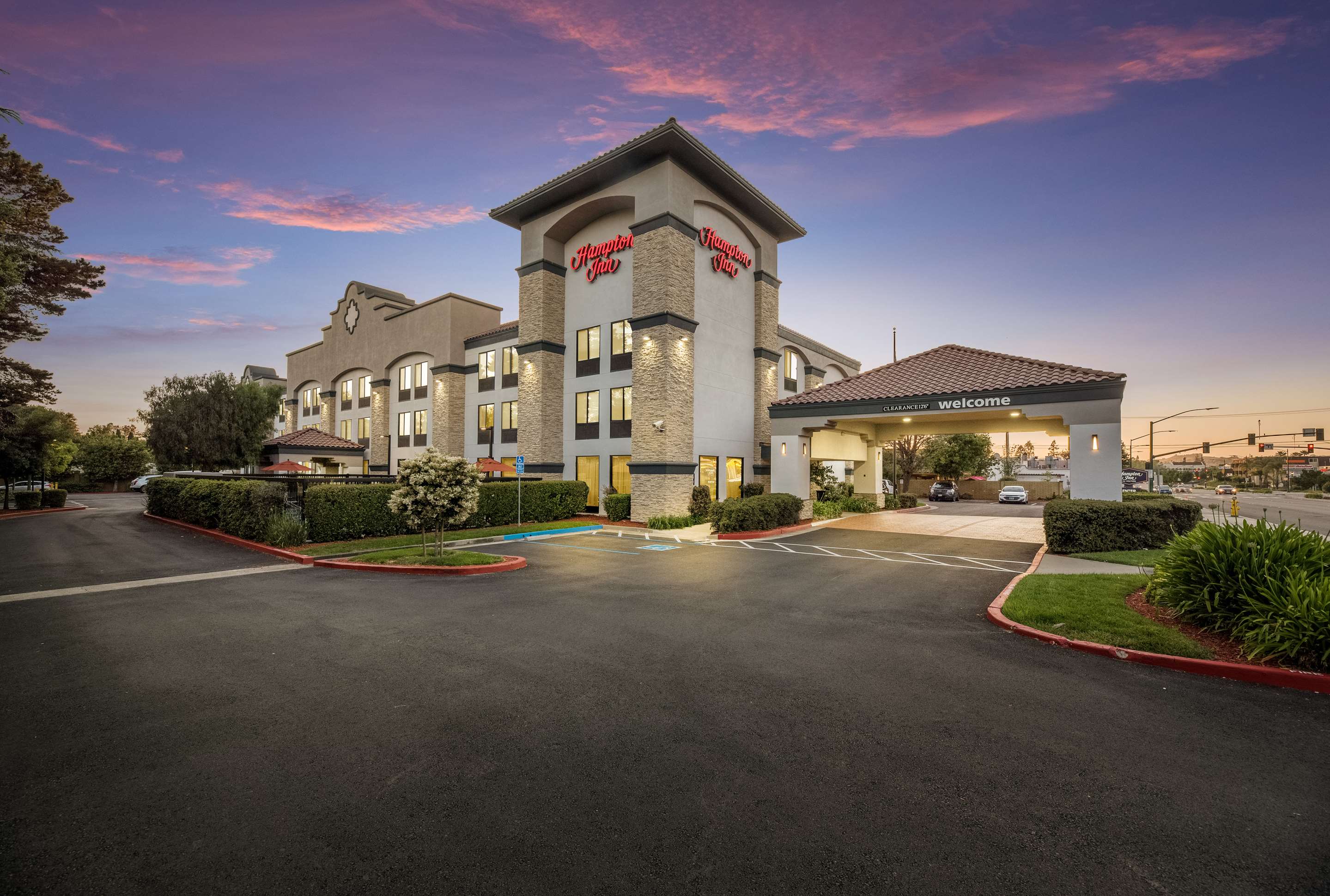 Exterior | Hampton Inn Oakland-Hayward