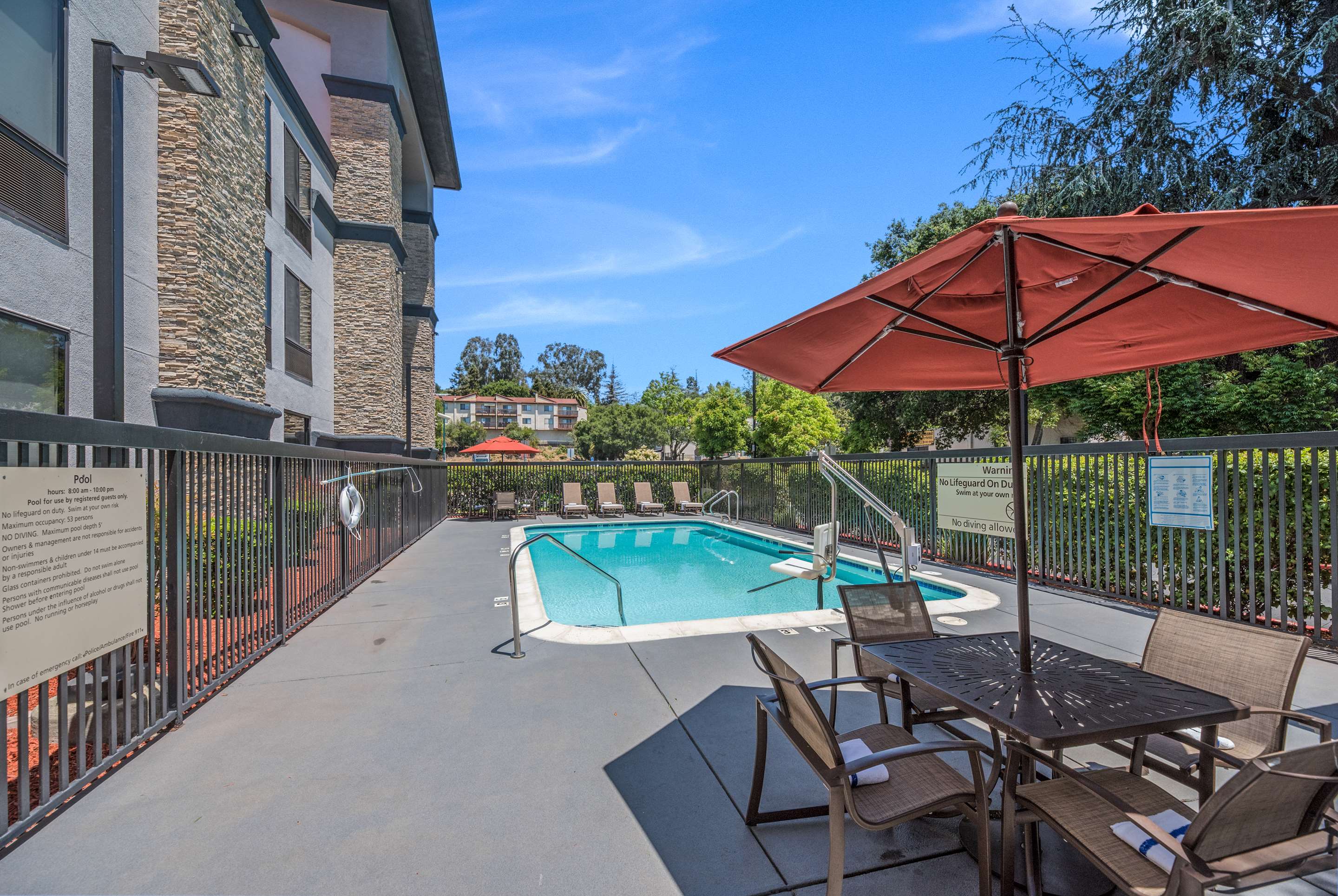 Pool | Hampton Inn Oakland-Hayward