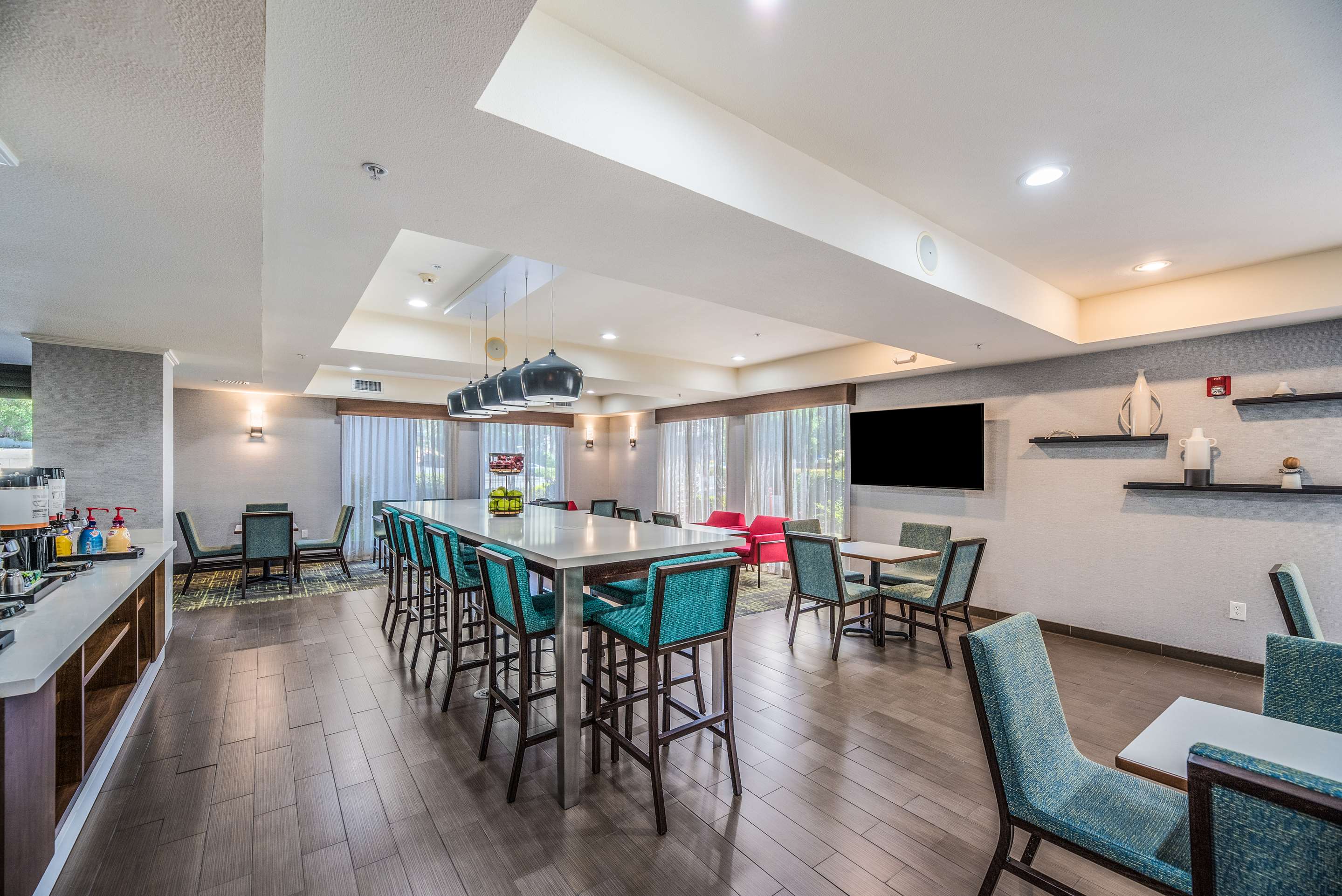 Lobby | Hampton Inn Oakland-Hayward