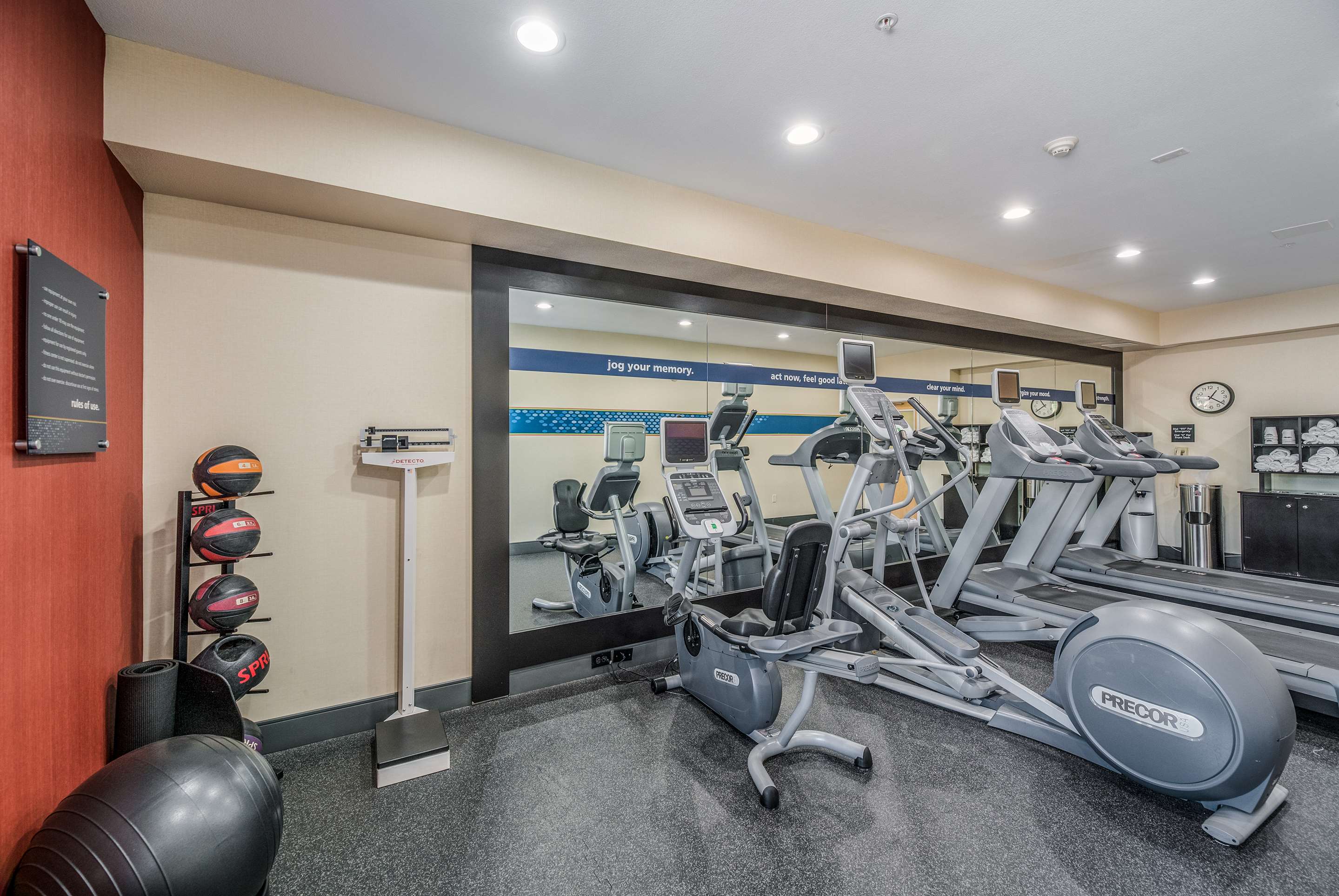 Health club fitness center gym | Hampton Inn Oakland-Hayward