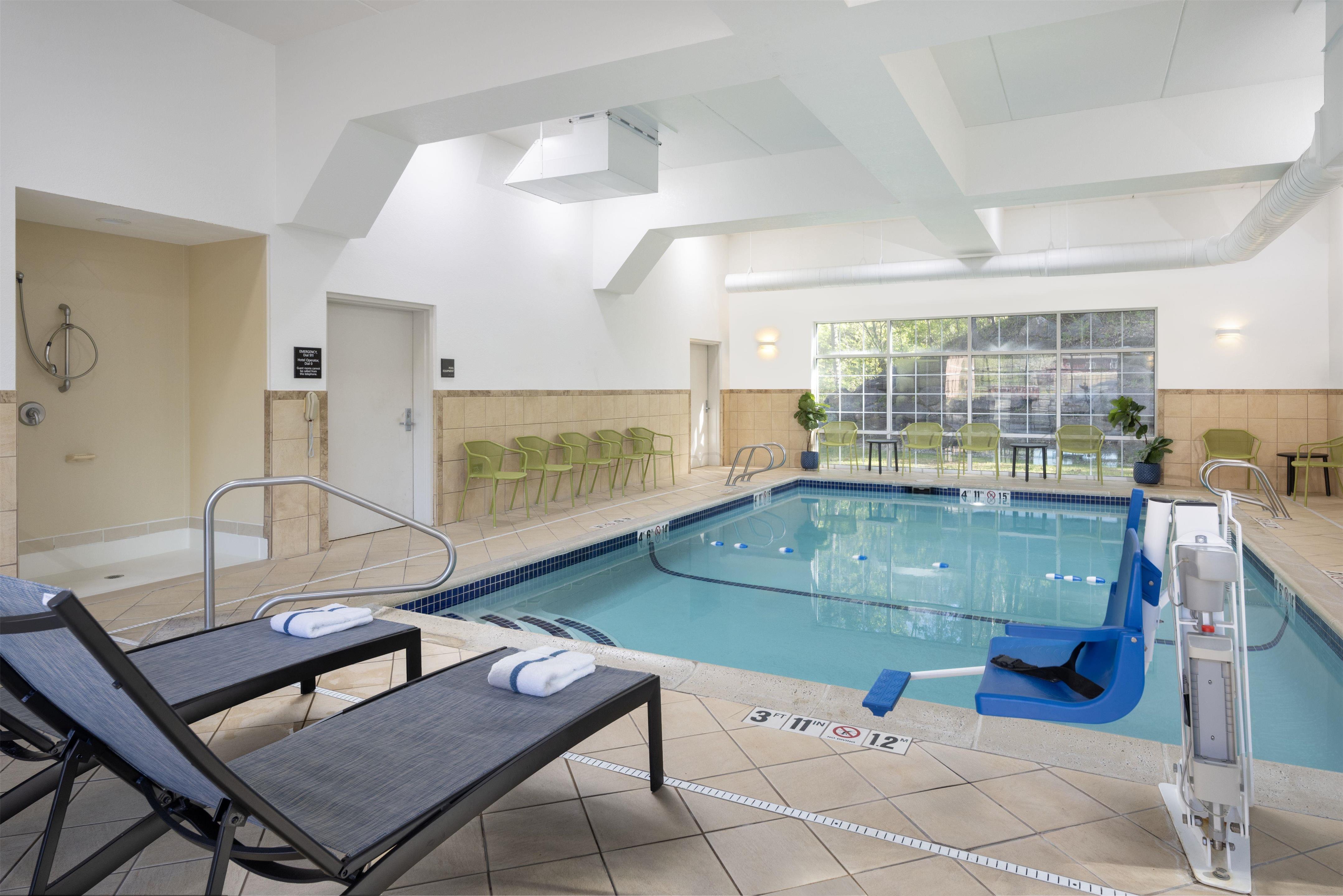 Pool | Hampton Inn & Suites Berkshires-Lenox