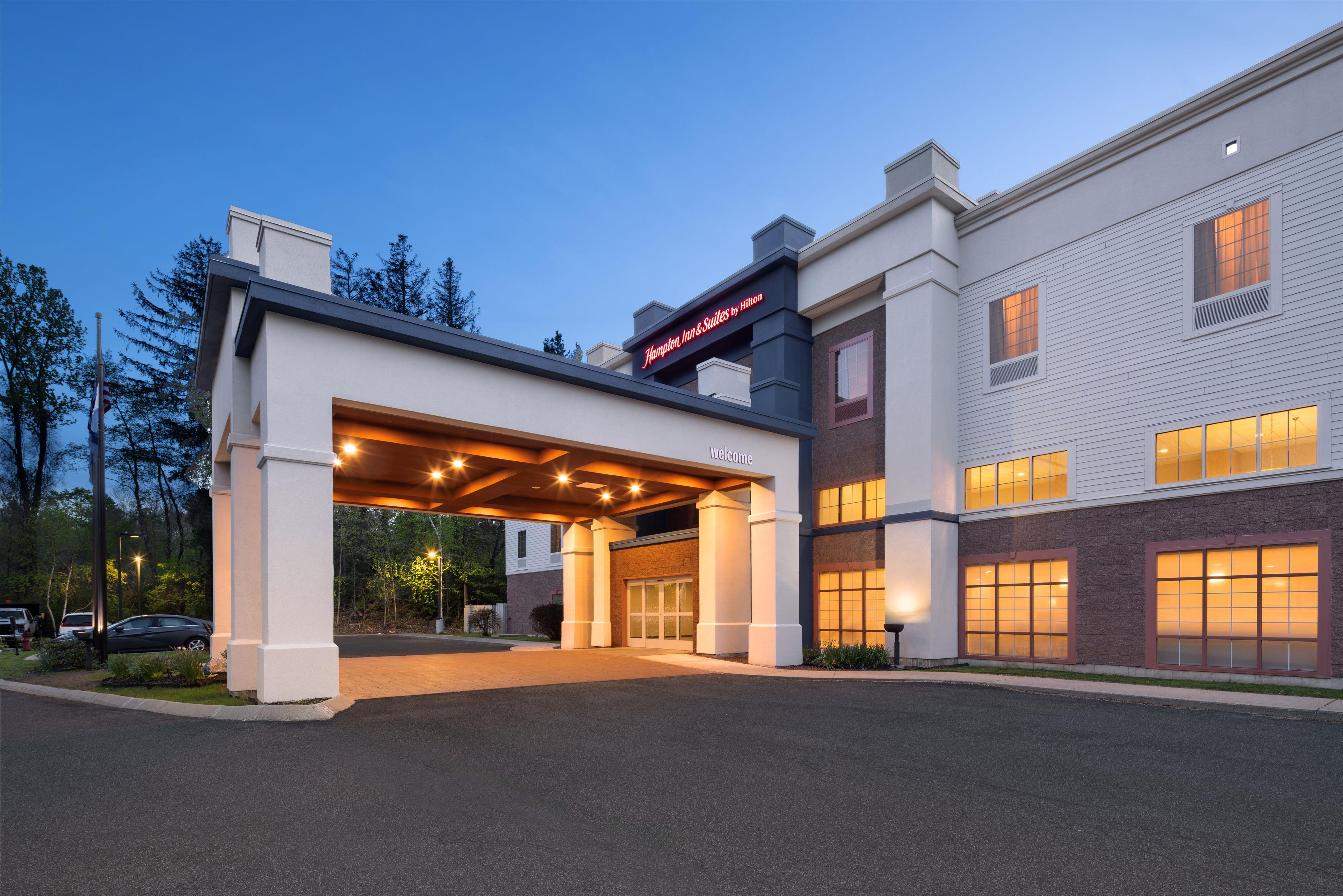 Exterior | Hampton Inn & Suites Berkshires-Lenox