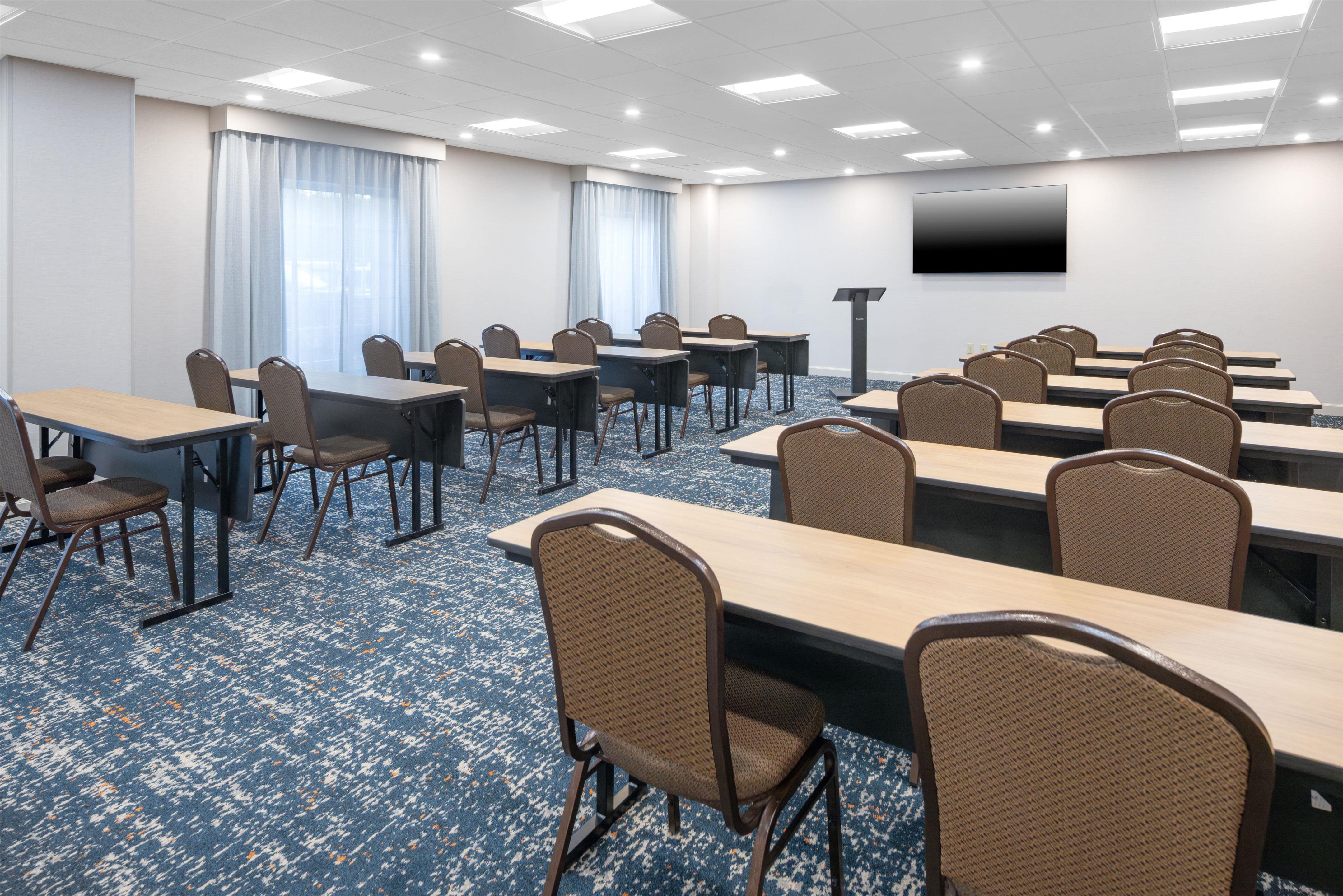 Meeting Room | Hampton Inn & Suites Berkshires-Lenox