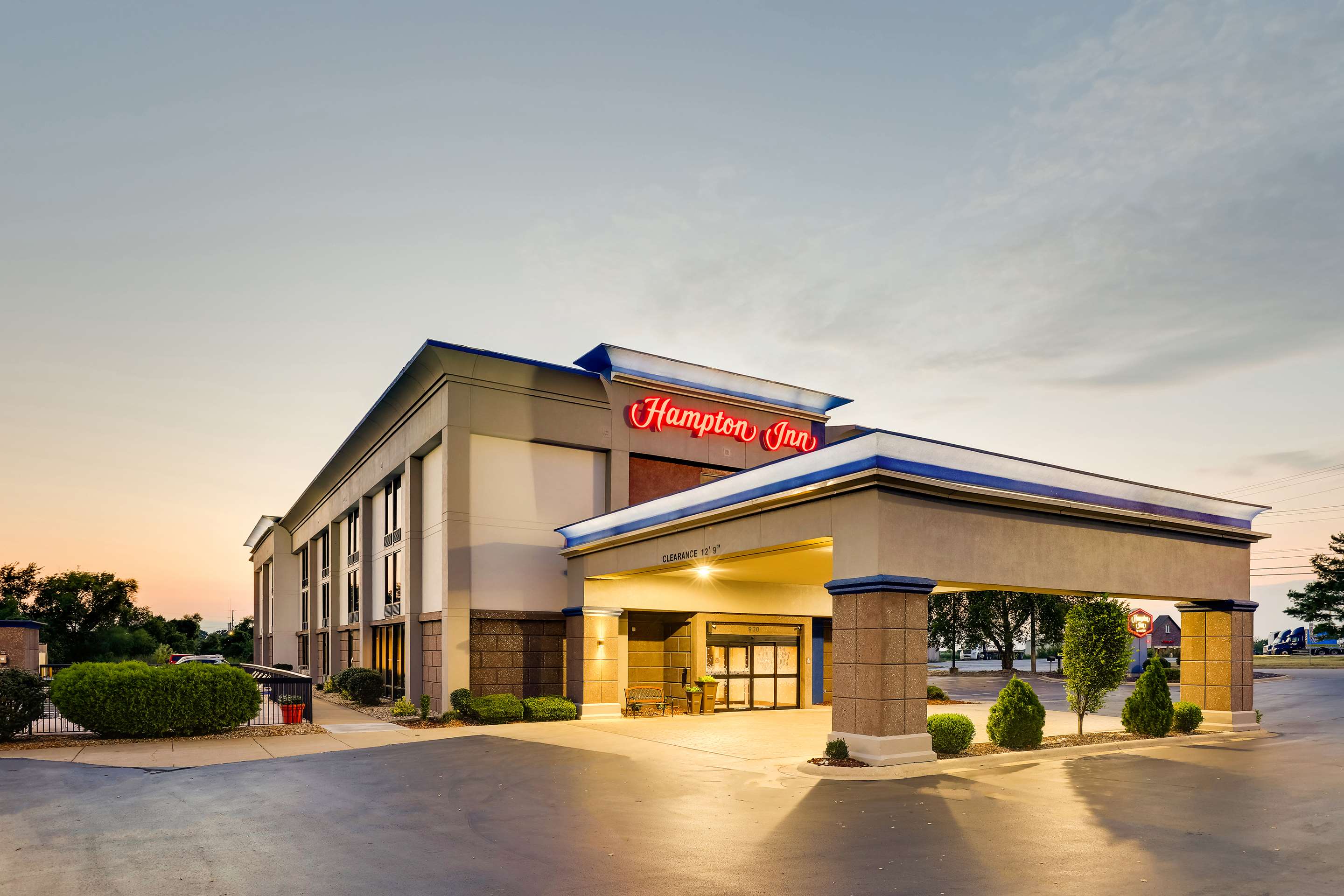 Exterior | Hampton Inn Lebanon