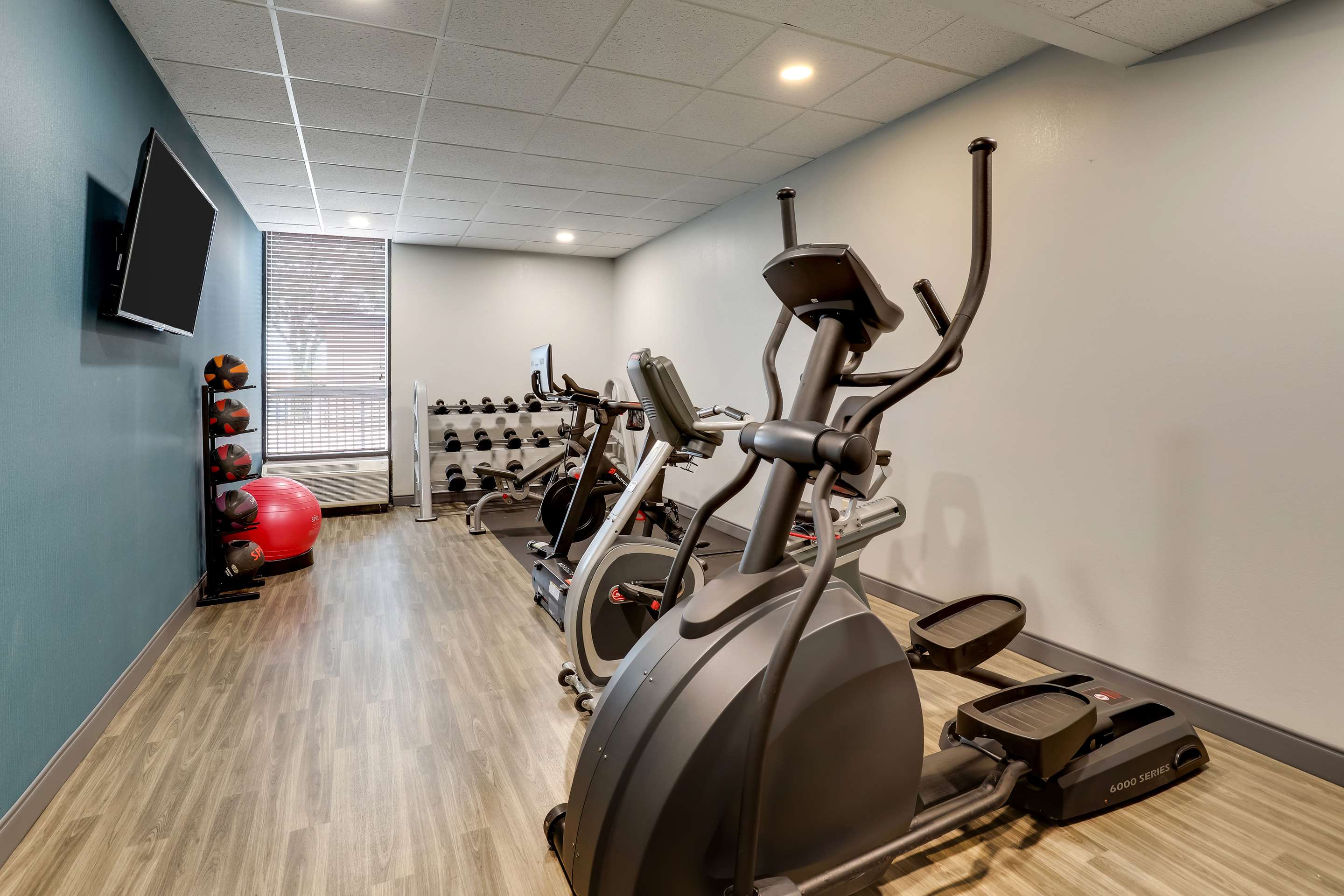 Health club fitness center gym | Hampton Inn Lebanon