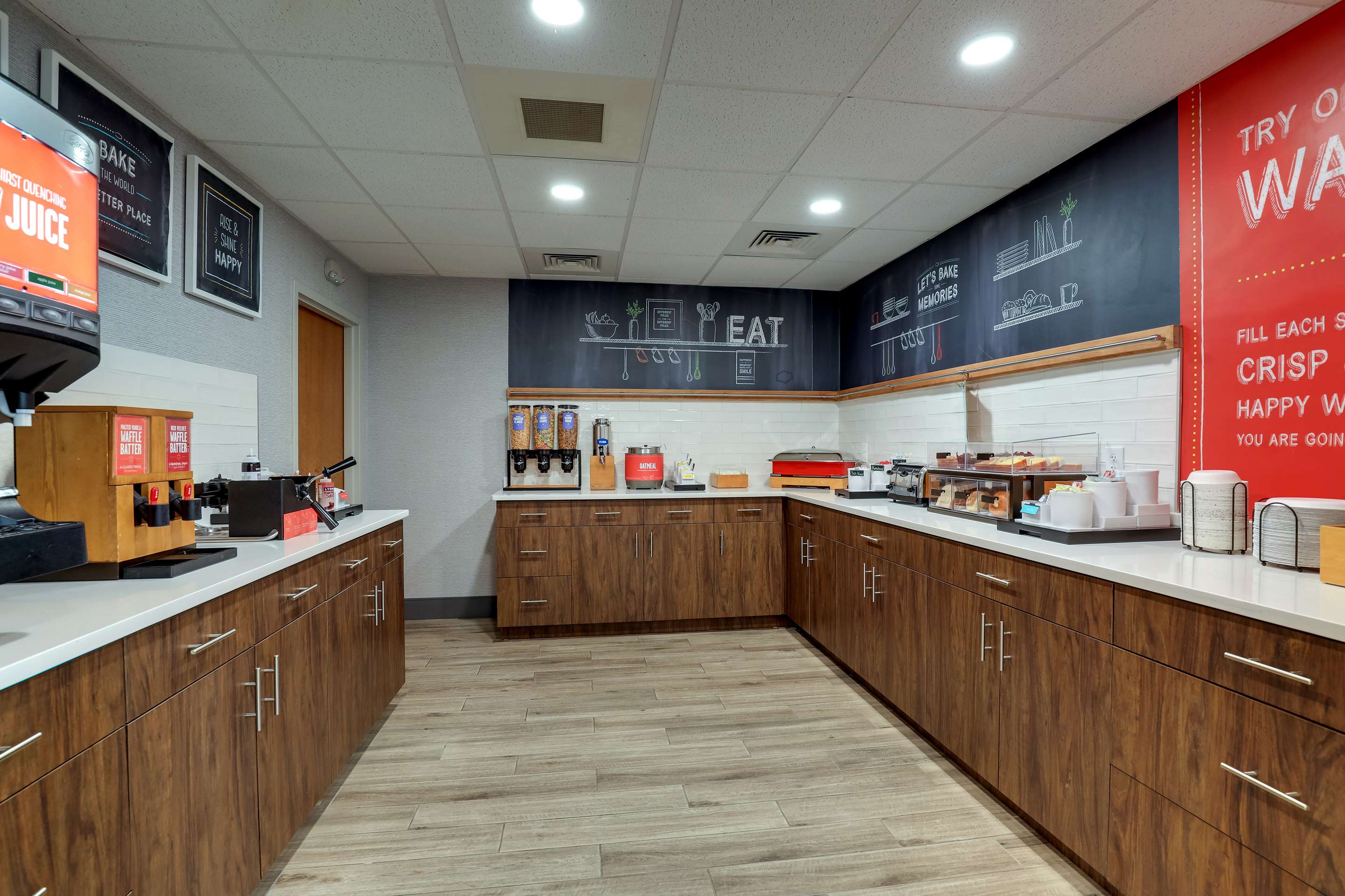 Breakfast Area | Hampton Inn Lebanon