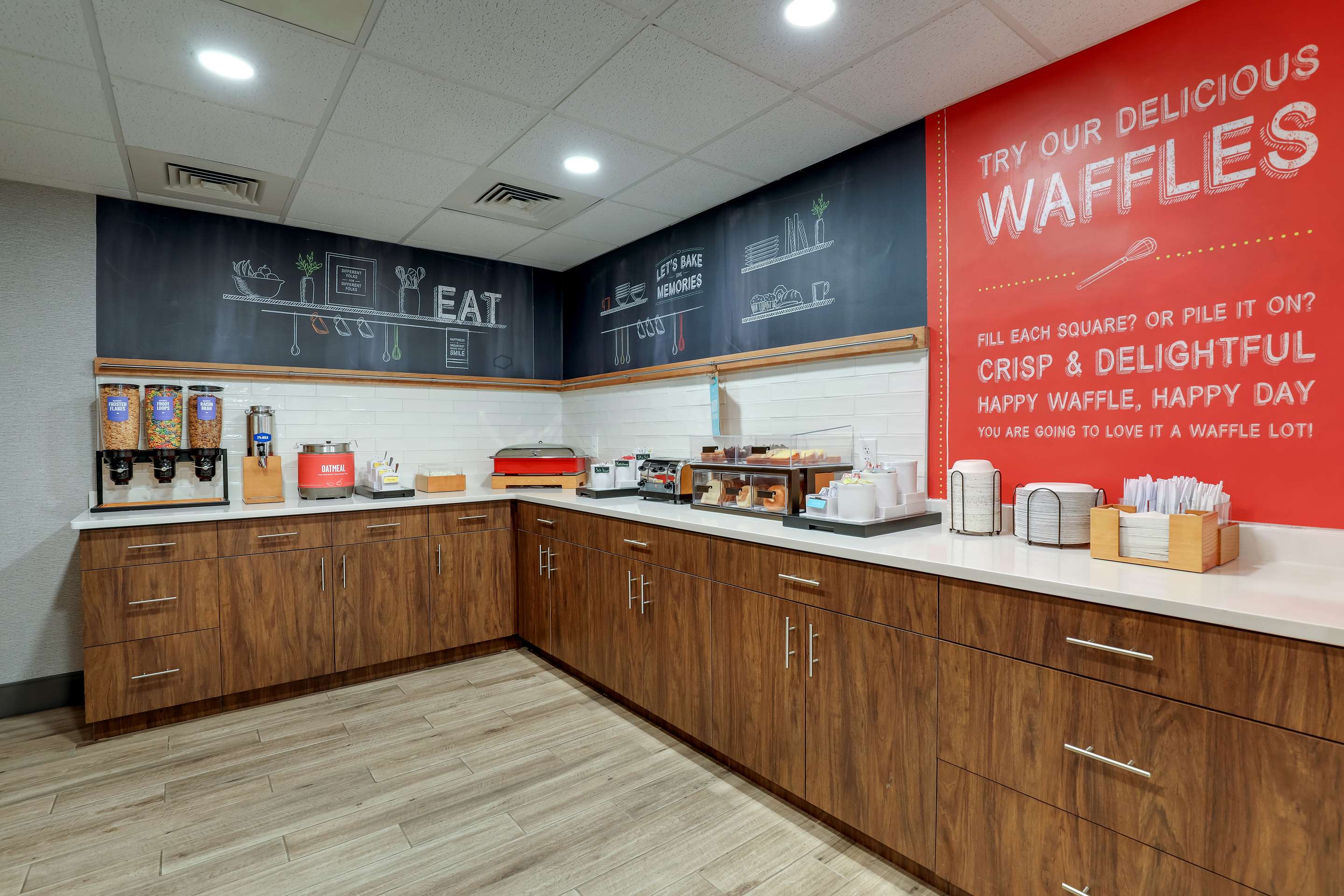 Breakfast Area | Hampton Inn Lebanon