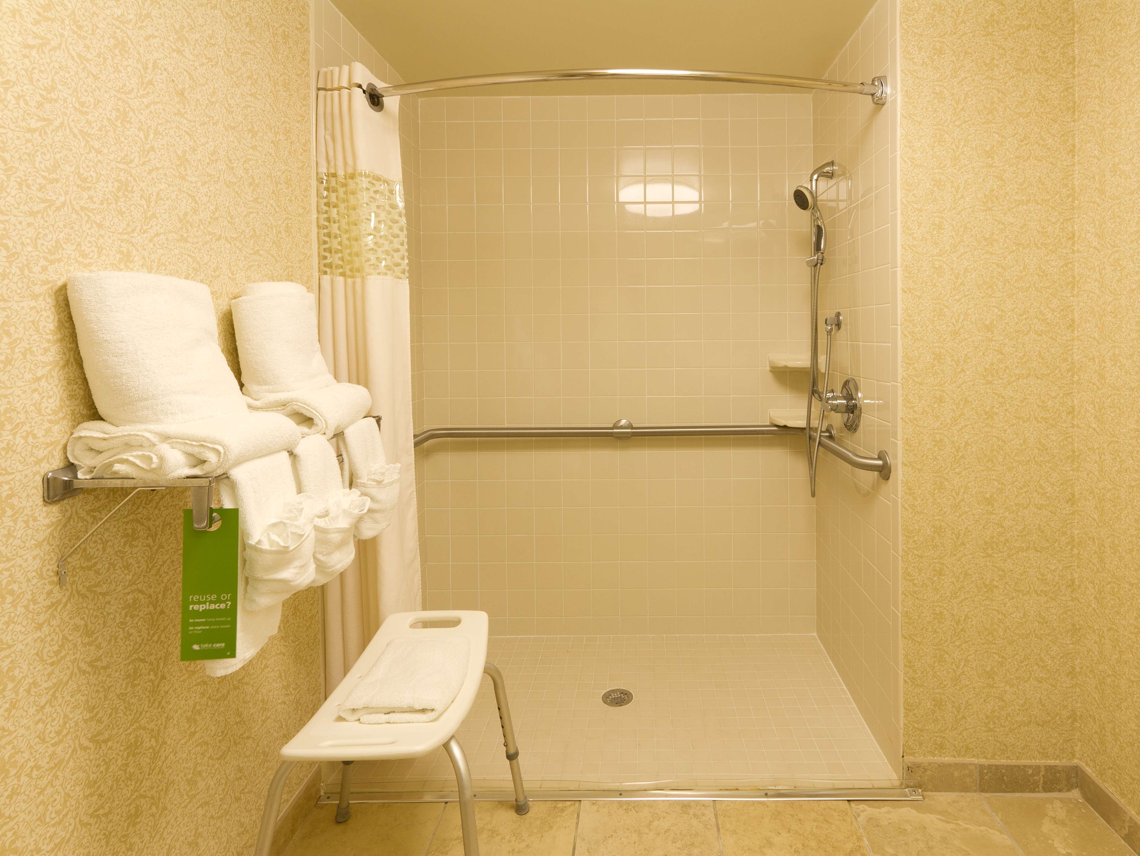 Hampton Inn Saint Augustine Beach Room Type - 1KG MOB HEAR ACC RI-SHW NS