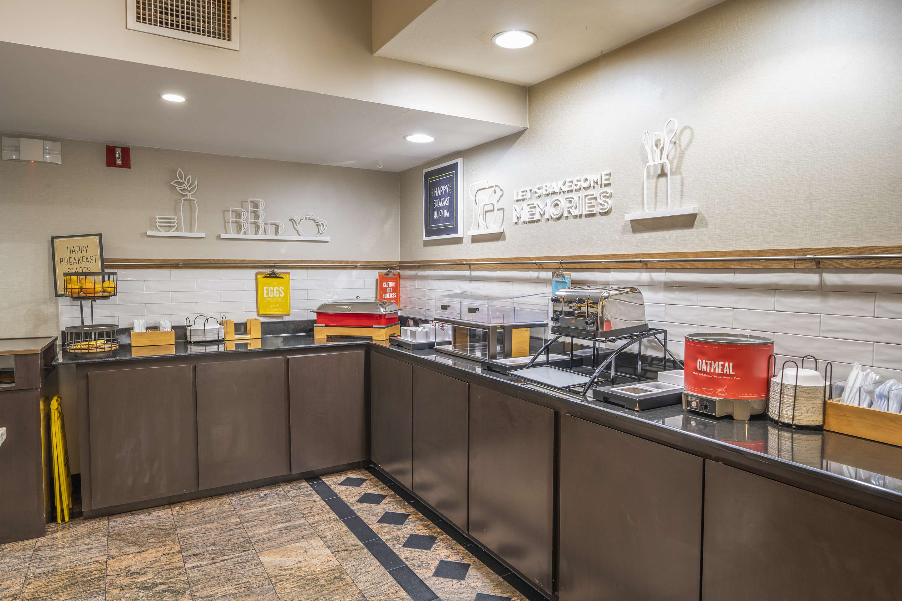 Breakfast Area | Hampton Inn St. Augustine-Historic District