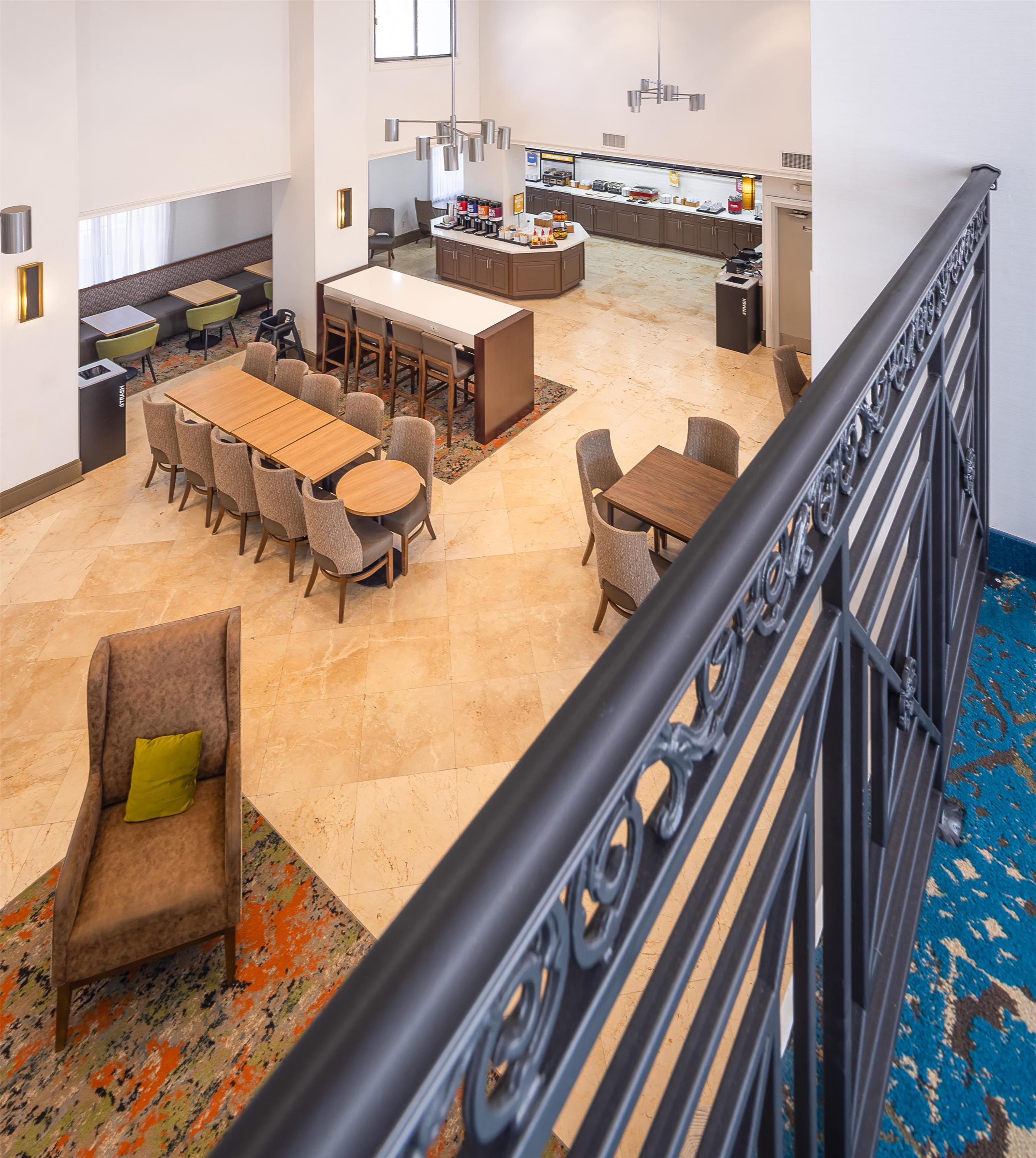 Breakfast Area | Hampton Inn & Suites St. Augustine-Vilano Beach