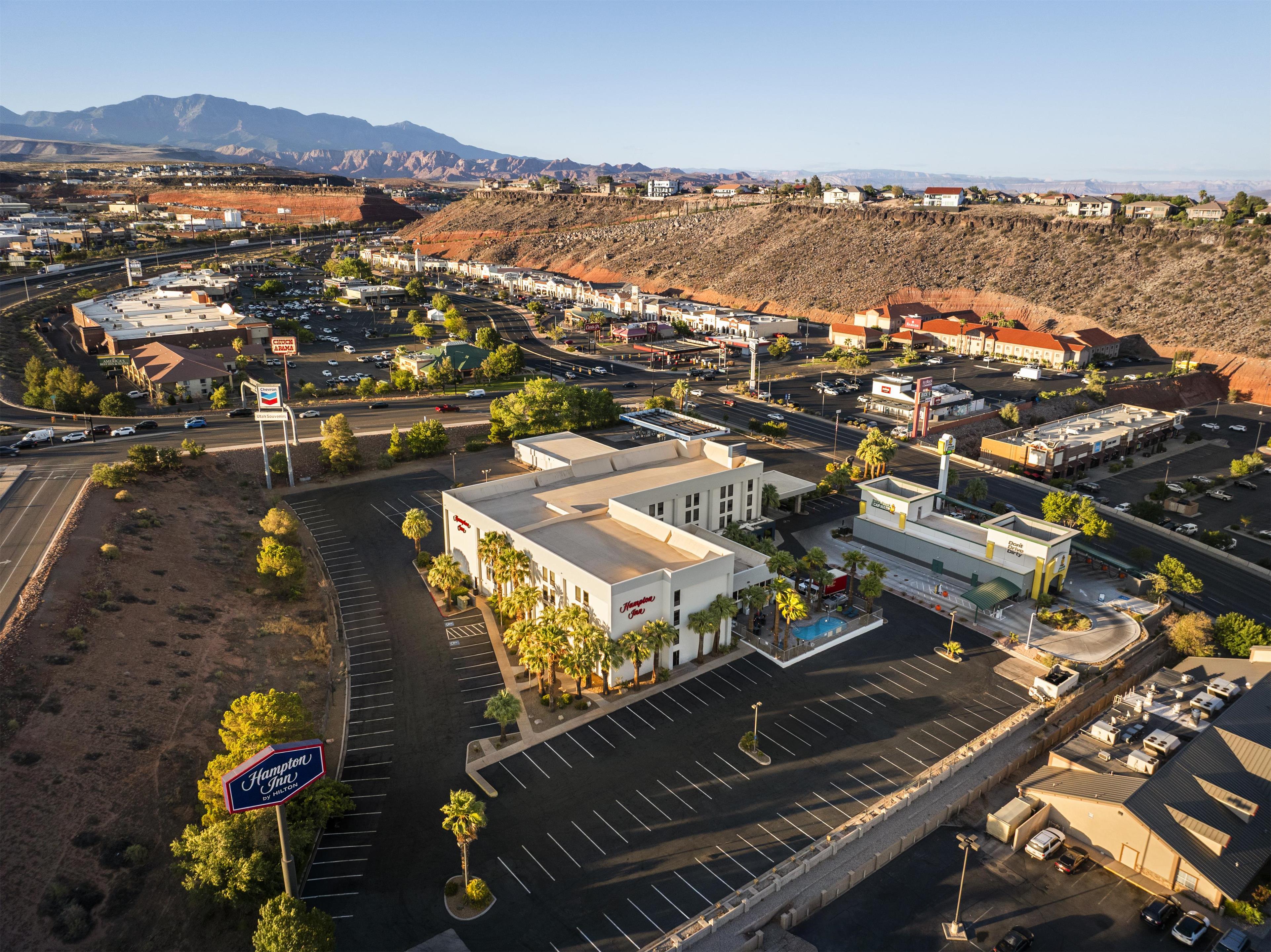 Exterior | Hampton Inn St George