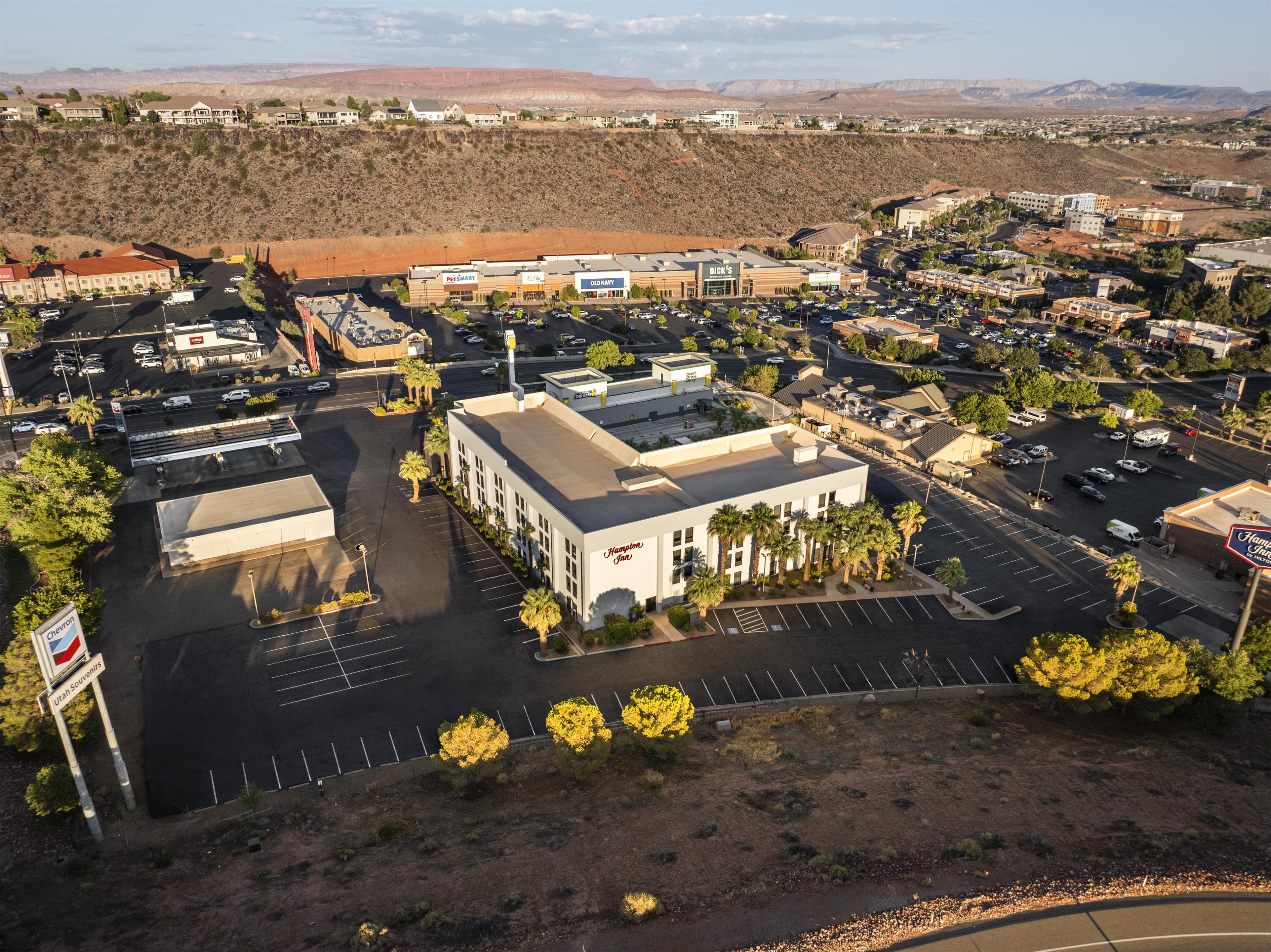 Exterior | Hampton Inn St George