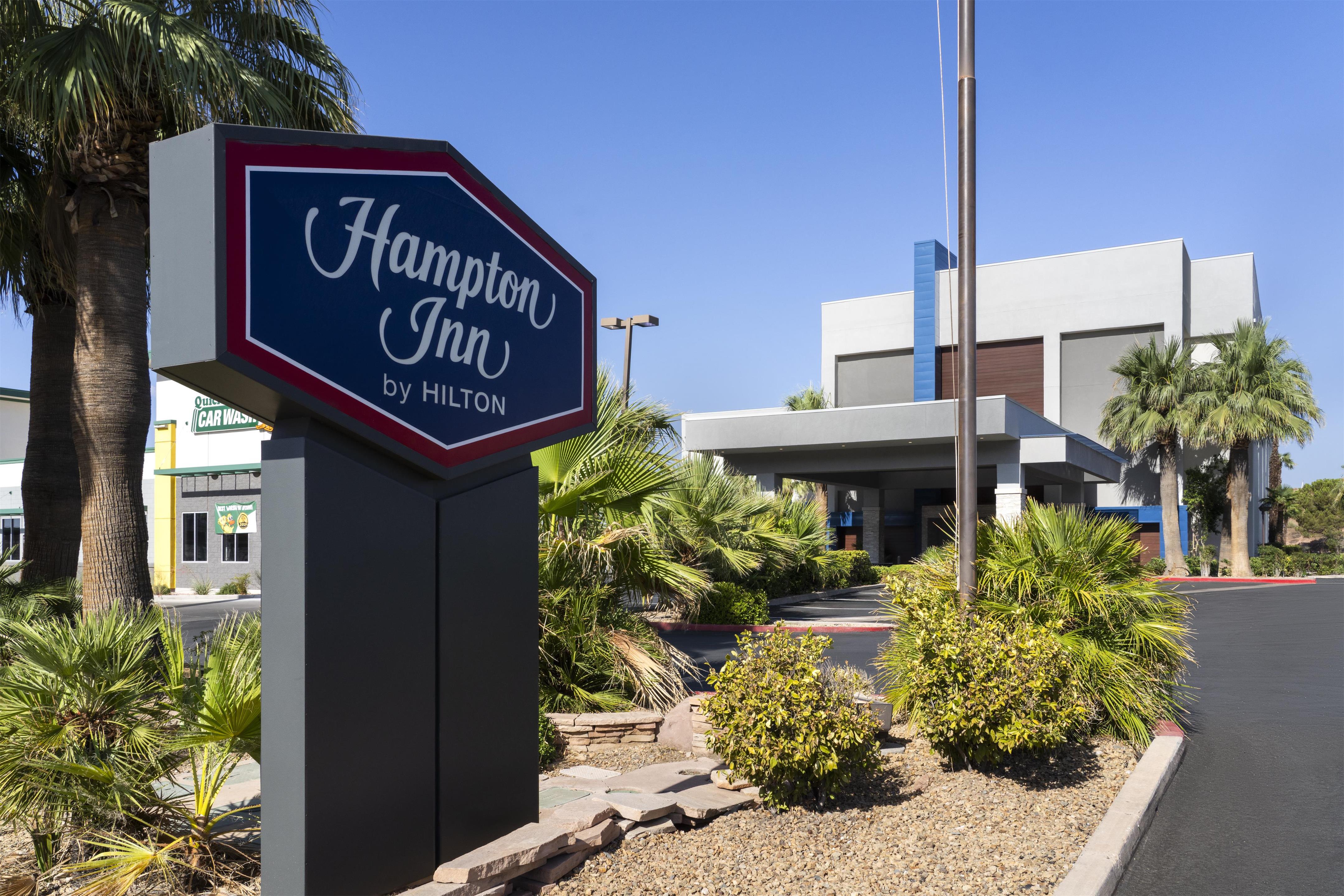 Exterior | Hampton Inn St George