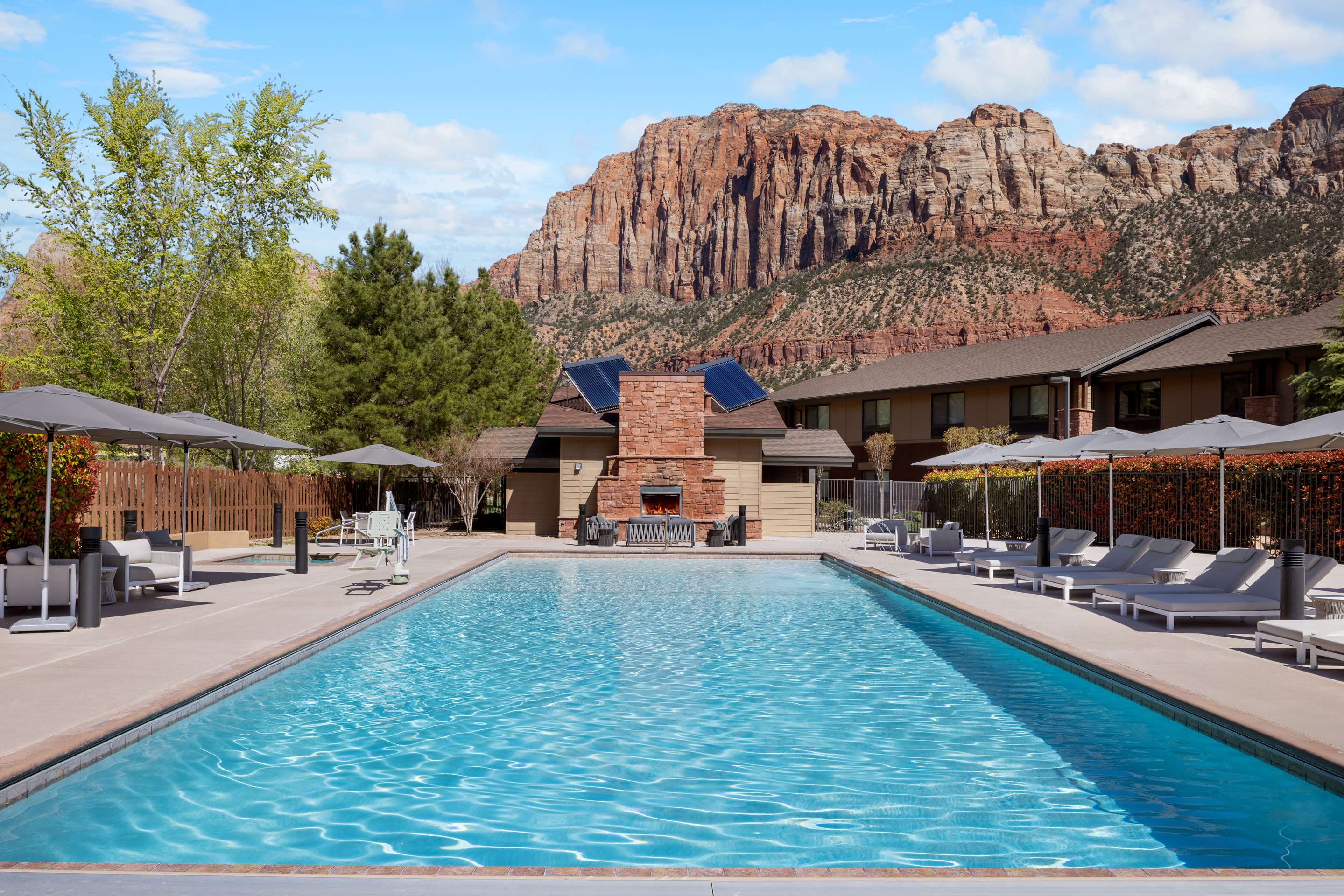 Pool | Hampton Inn & Suites Springdale/Zion National Park