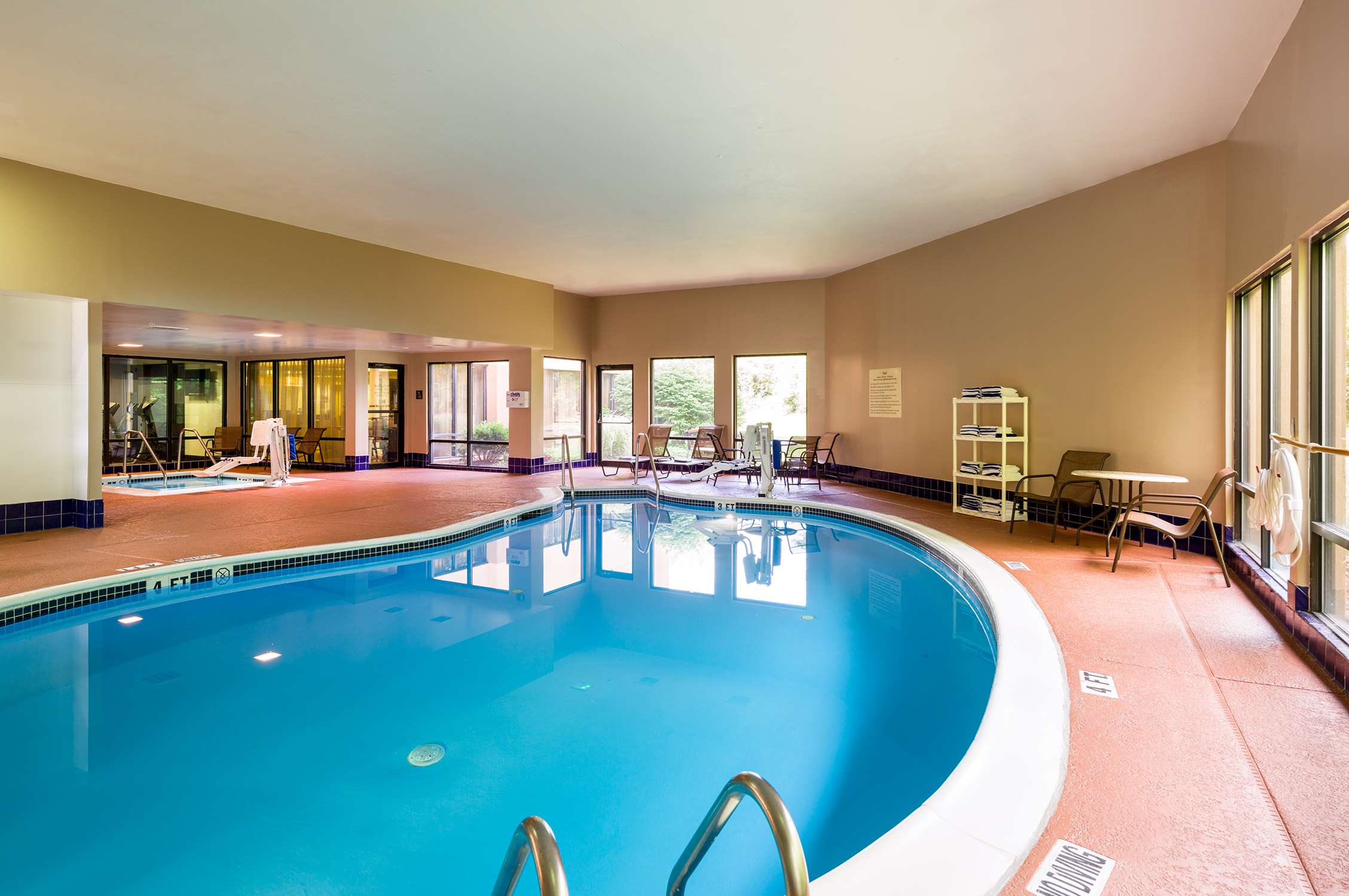 Pool | Hampton Inn Selinsgrove/Shamokin Dam