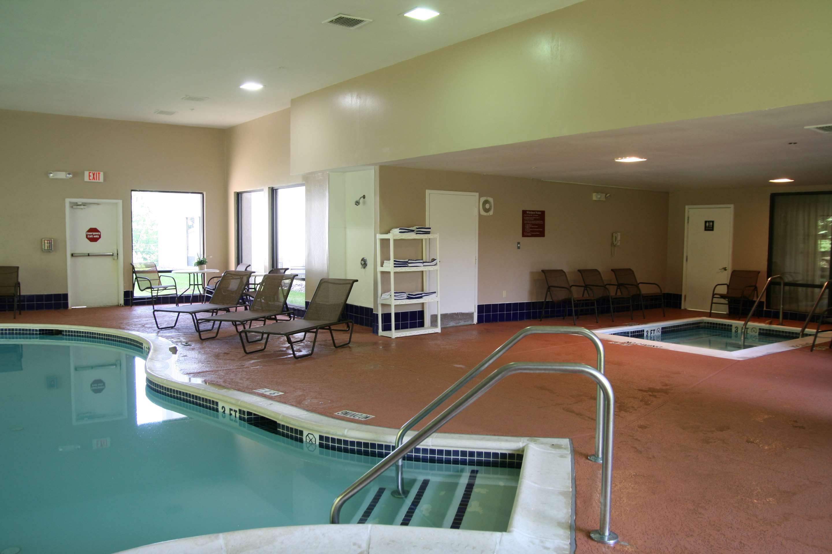 Pool | Hampton Inn Selinsgrove/Shamokin Dam