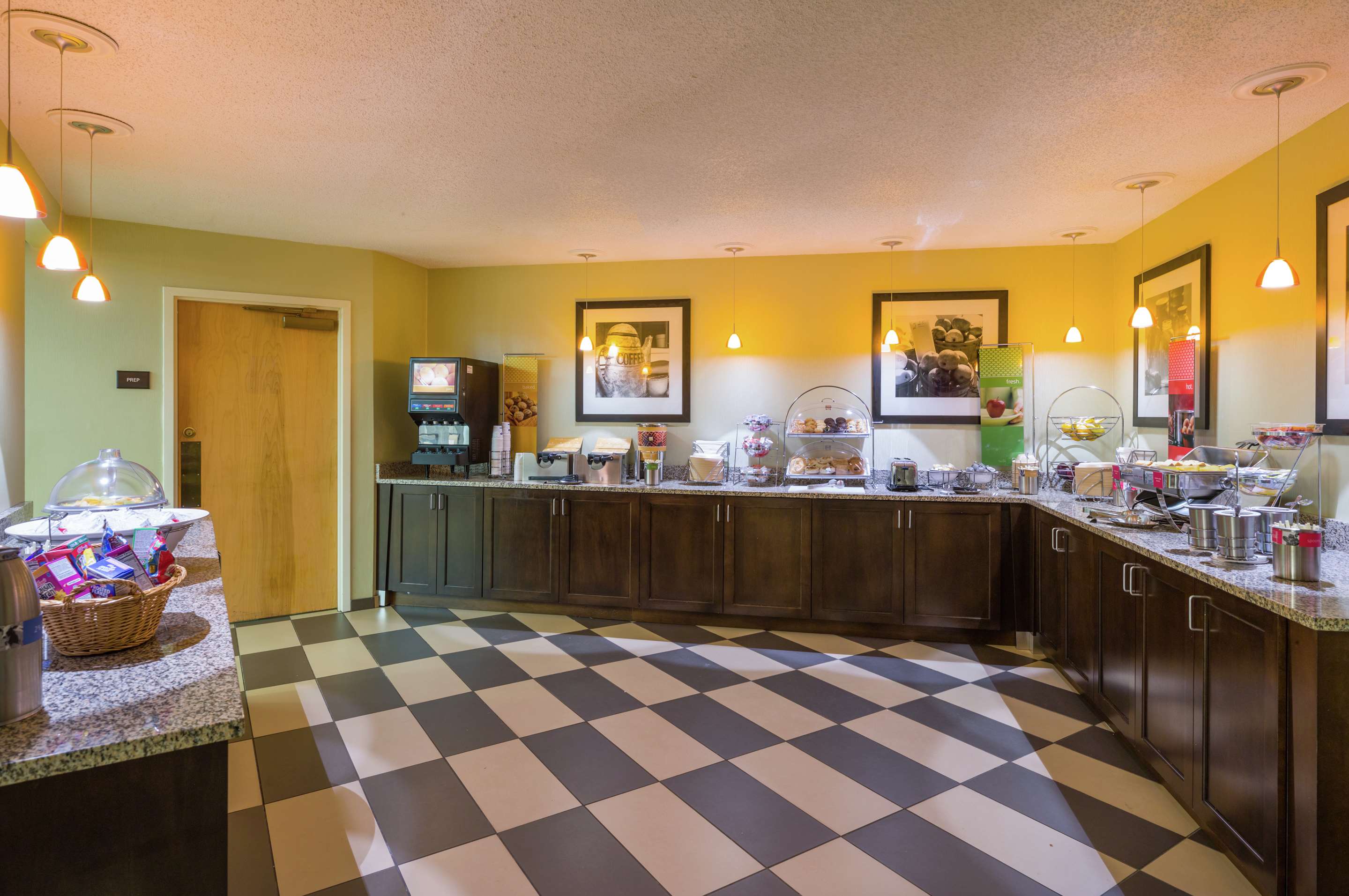 Breakfast Area | Hampton Inn Selinsgrove/Shamokin Dam