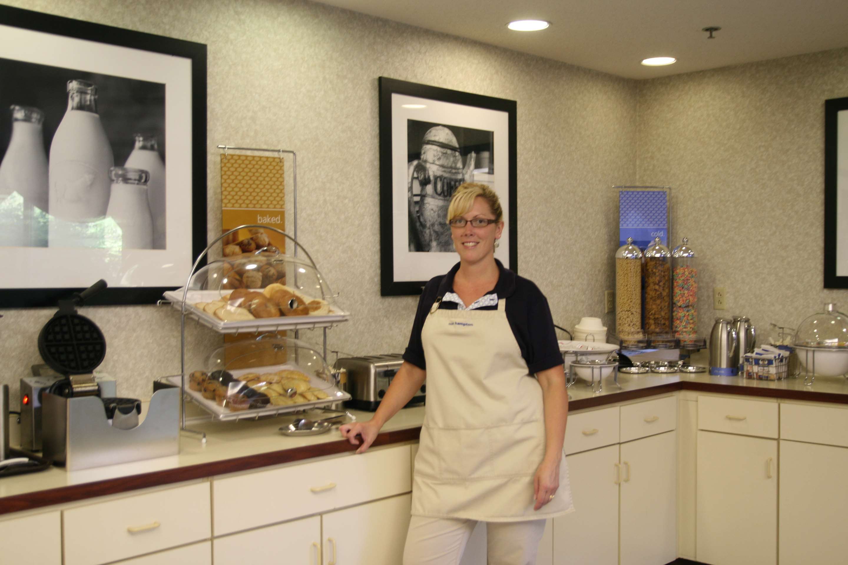 Breakfast Area | Hampton Inn Selinsgrove/Shamokin Dam