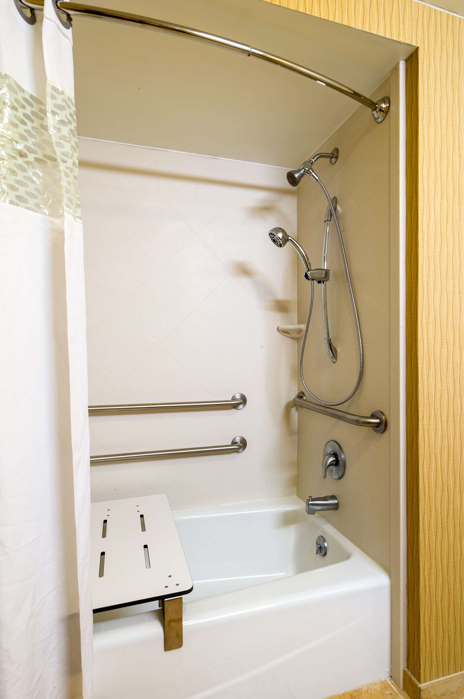 Hampton Inn by Hilton Selinsgrove/Shamokin Dam Room Type - 1 QN ACCESS TUB NONSMOK