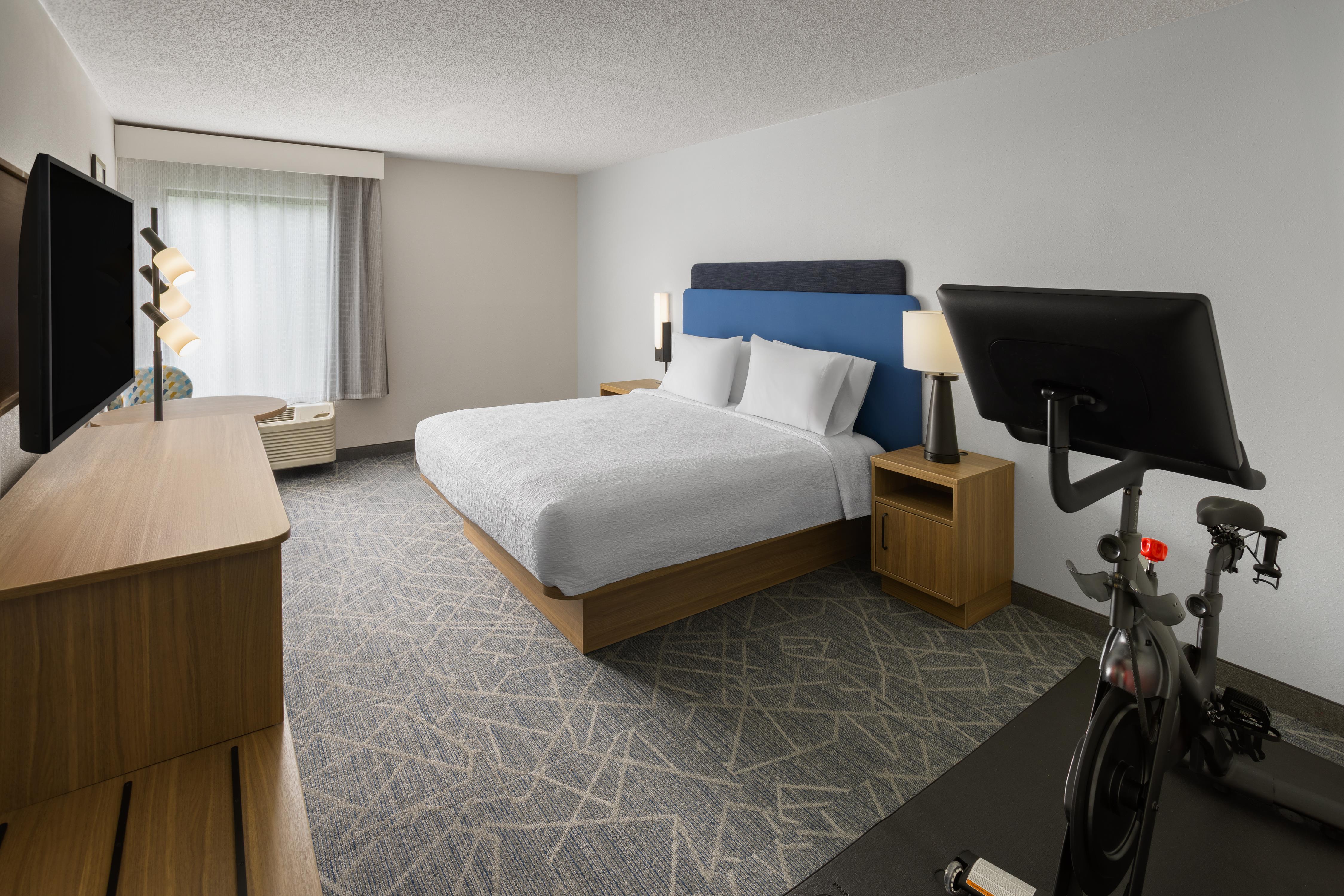 Hampton Inn by Hilton Staunton - Tap to explore photos