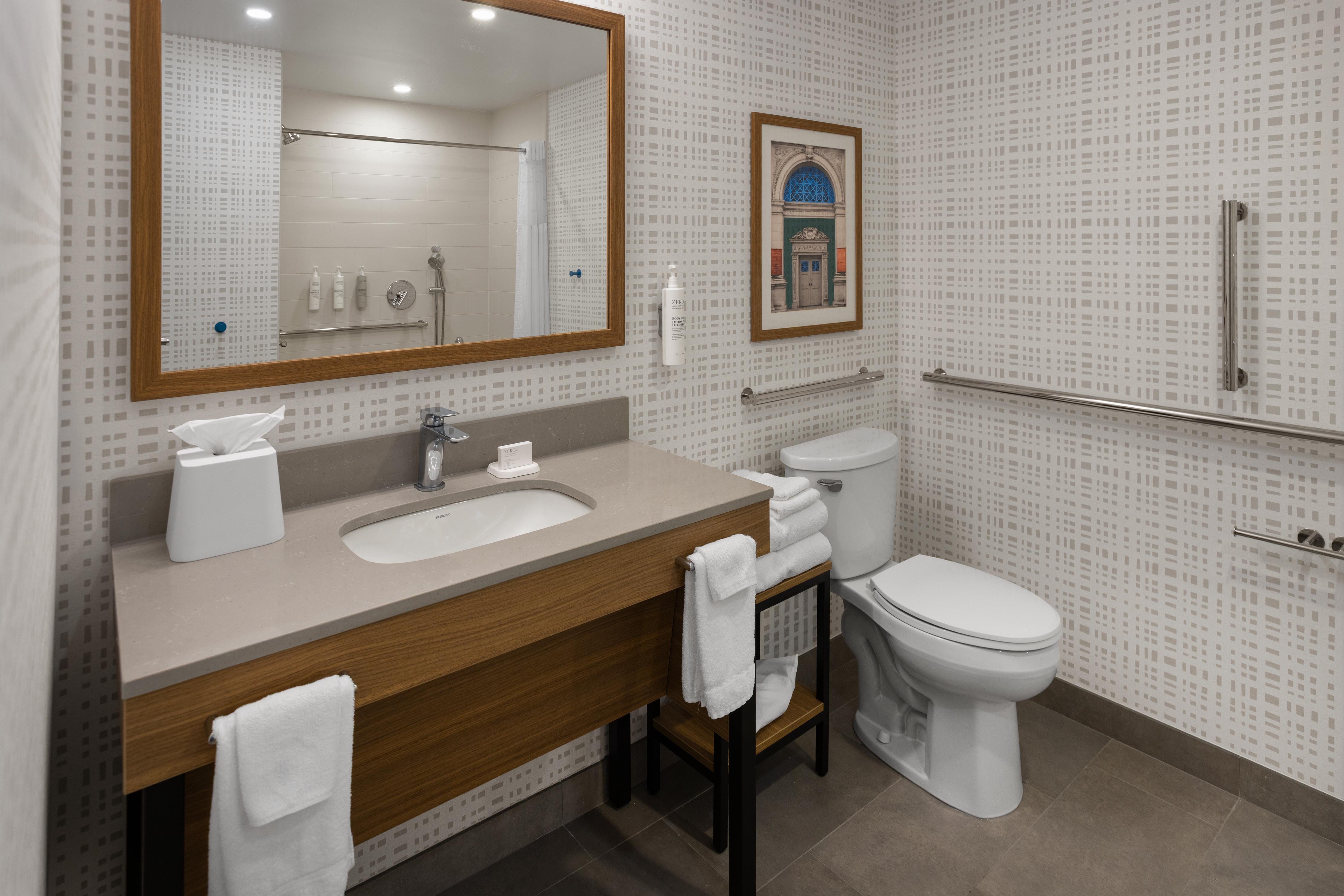 Hampton Inn by Hilton Staunton Room Type - 1KG MOB HEAR ACC RI-SHW NS