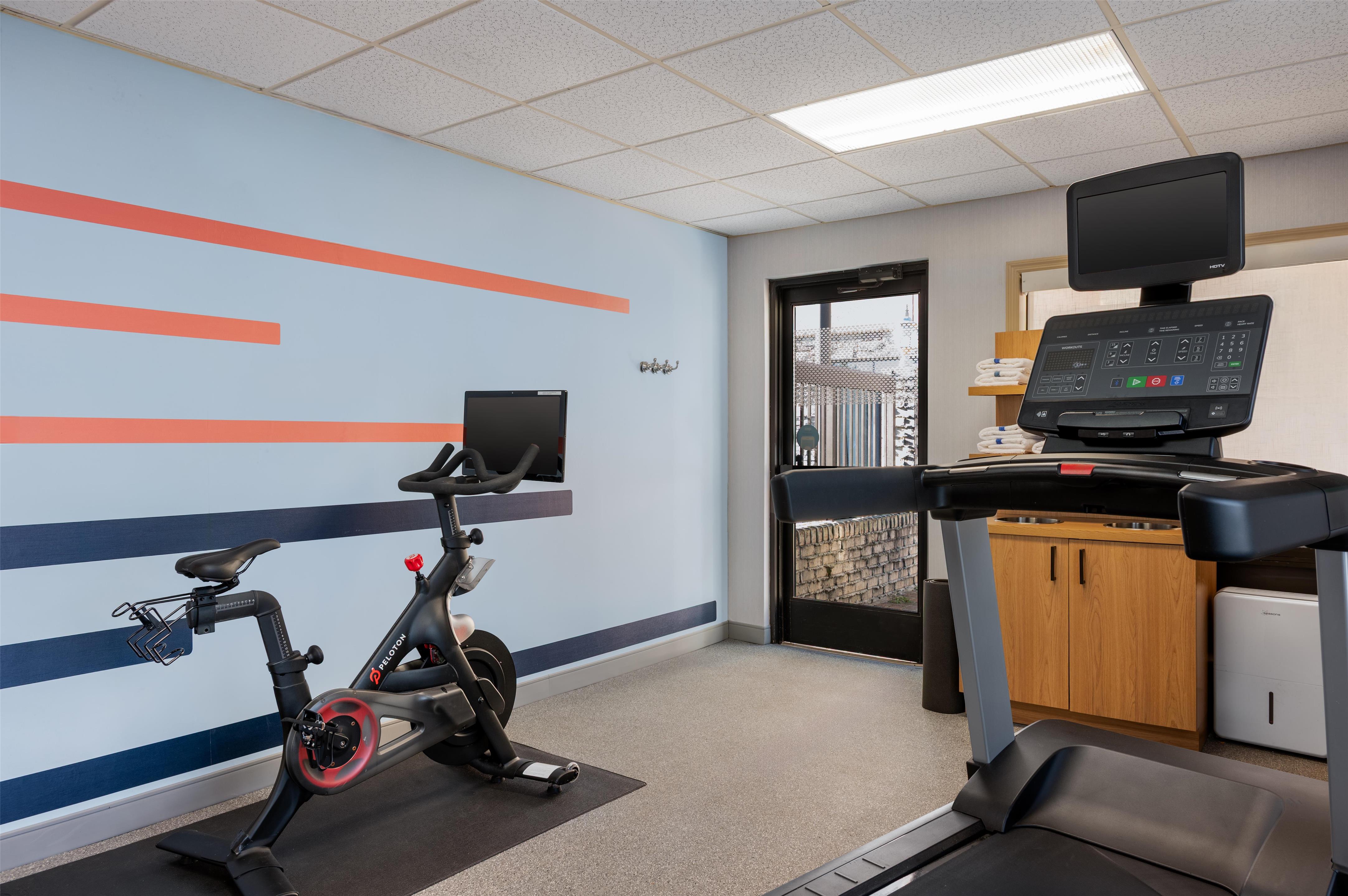 Health club fitness center gym | Hampton Inn South Hill