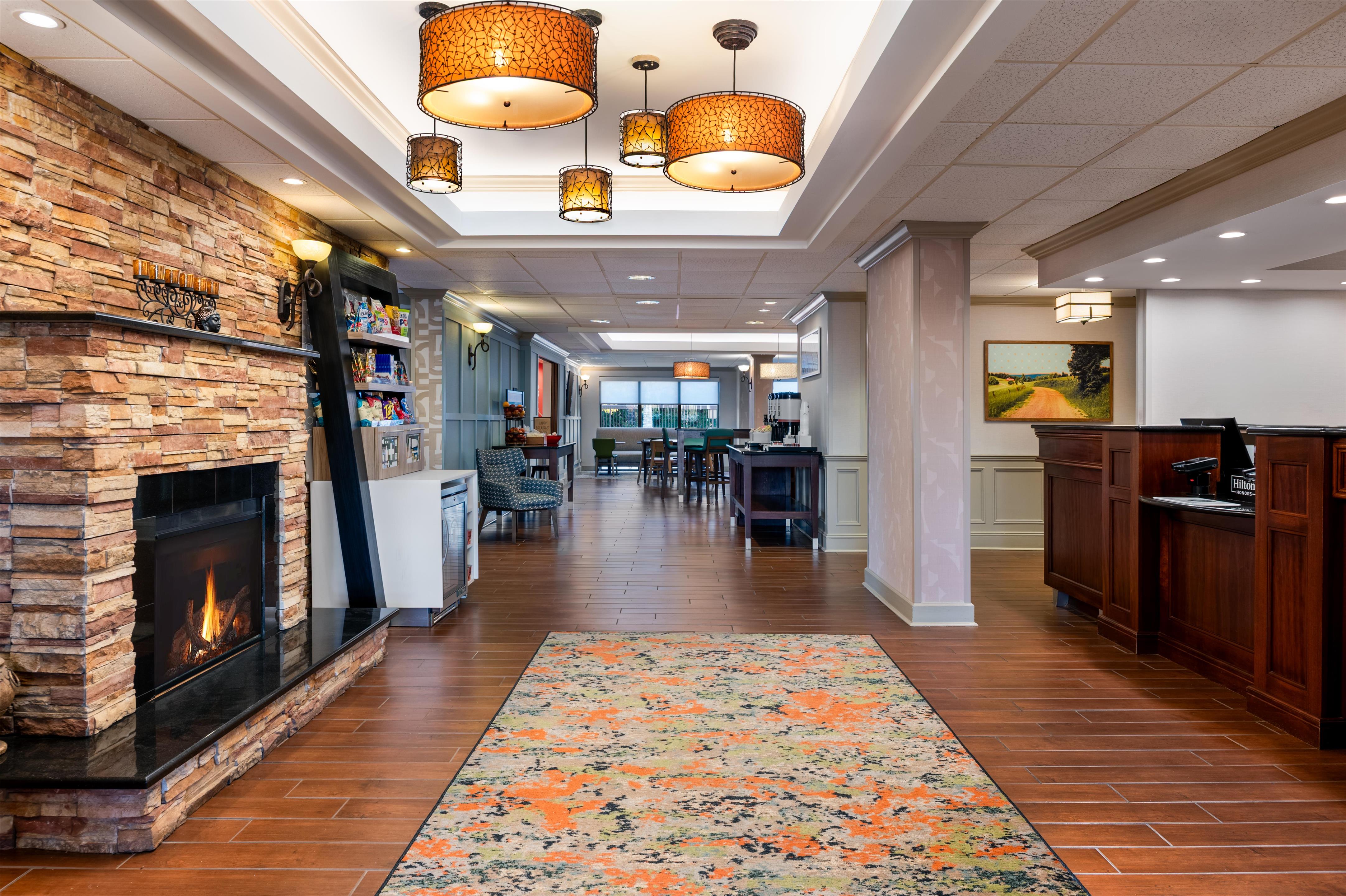 Lobby | Hampton Inn South Hill