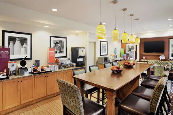  - Hampton Inn Shawnee - I-40, Exit 185